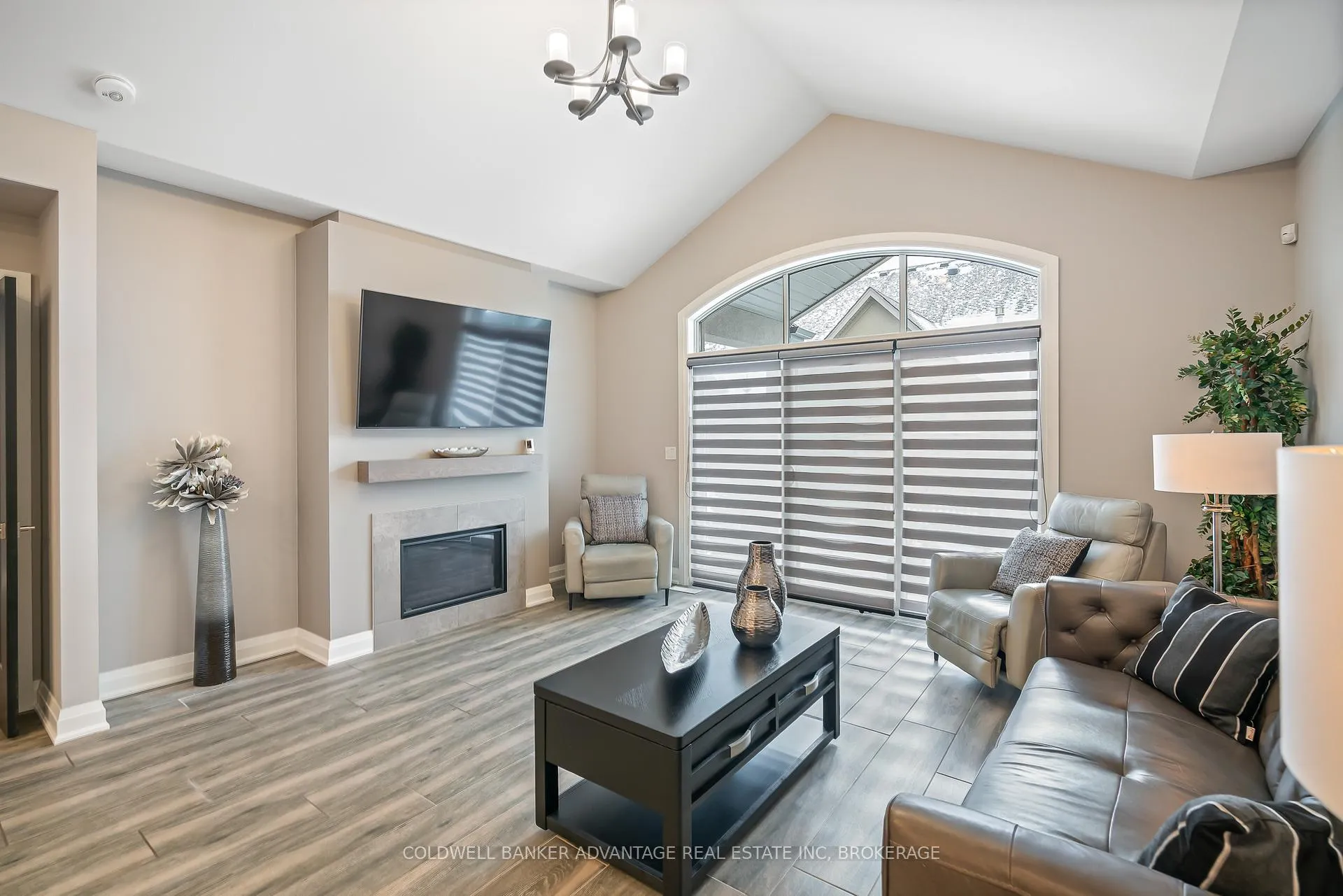 Photo 14 of 40 Carrick Trail, Welland, Hwy 406/Welland — HOMEH