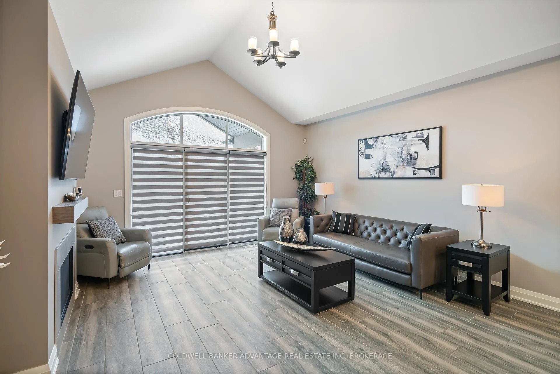 Photo 15 of 40 Carrick Trail, Welland, Hwy 406/Welland — HOMEH