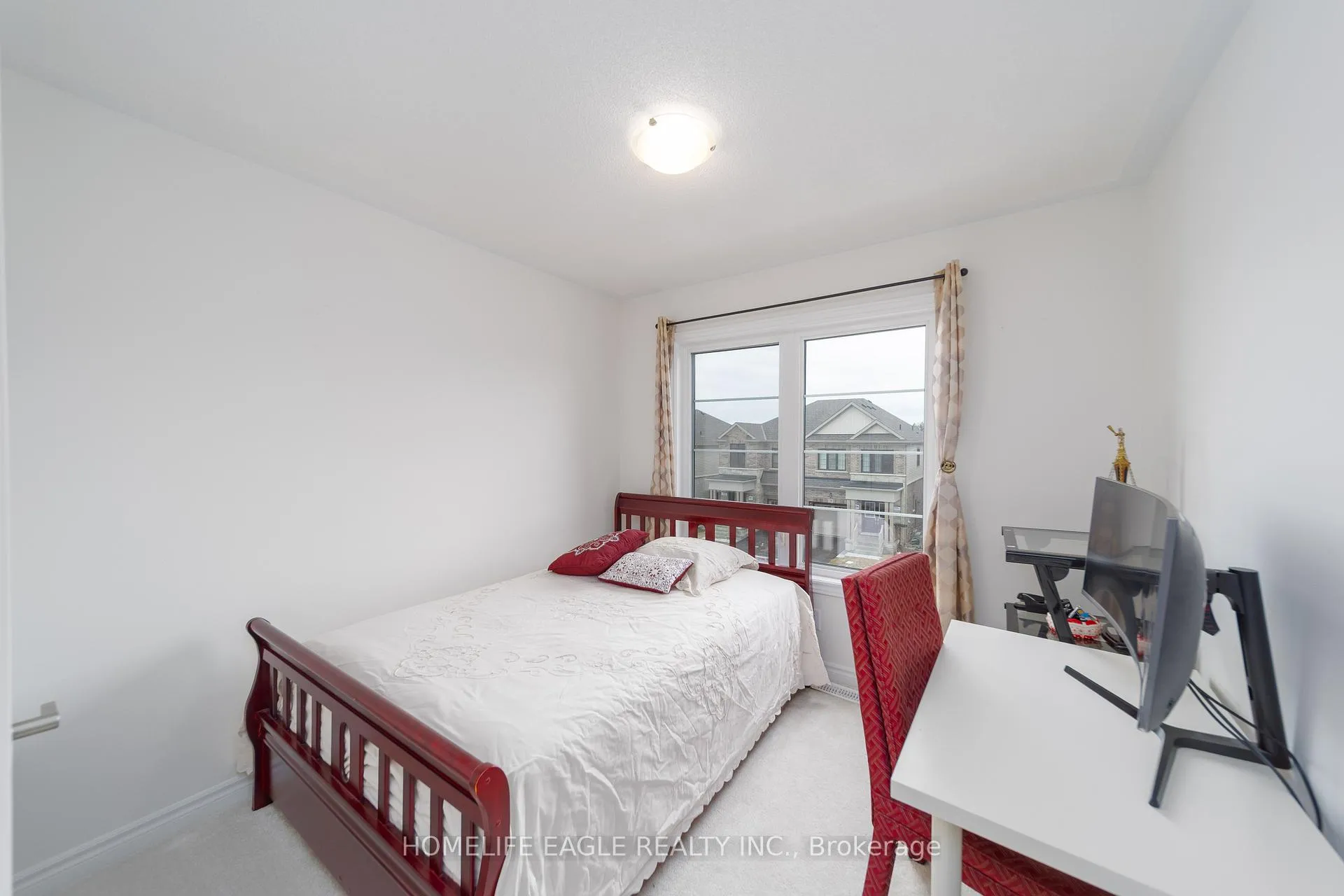 Photo 13 of 80 Phoenix Boulevard, Barrie, Rural Barrie Southeast — HOMEH