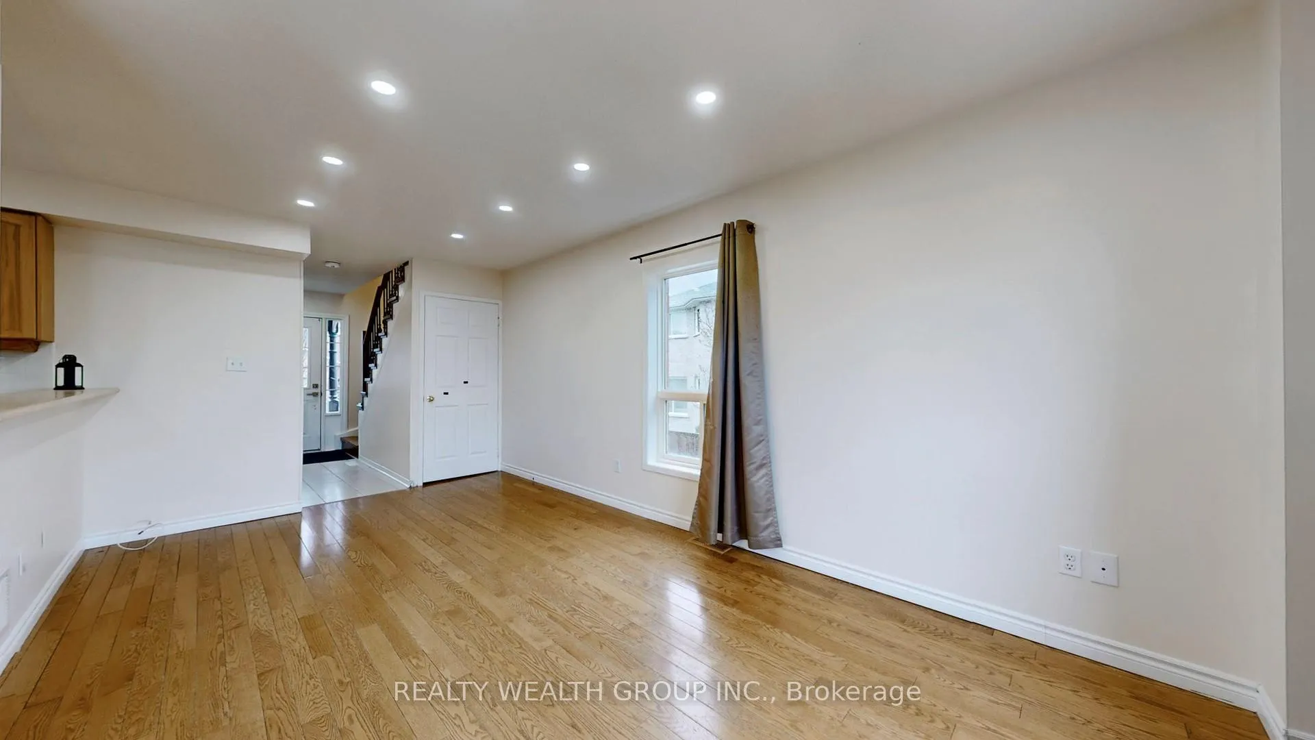 Photo 10 of Unit UPPER, 7 Gadwall Avenue, Barrie, Painswick South — HOMEH