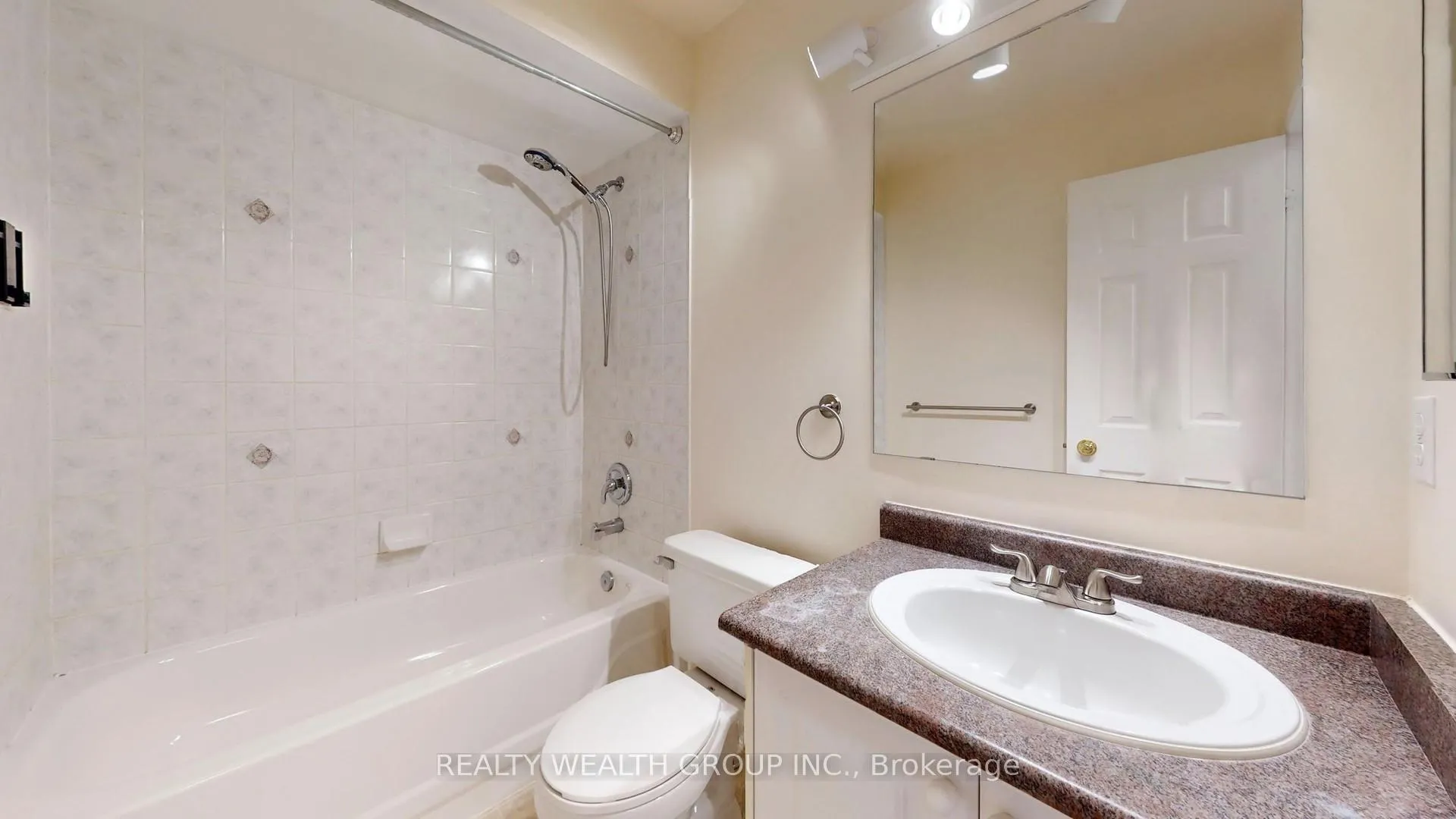 Photo 27 of Unit UPPER, 7 Gadwall Avenue, Barrie, Painswick South — HOMEH