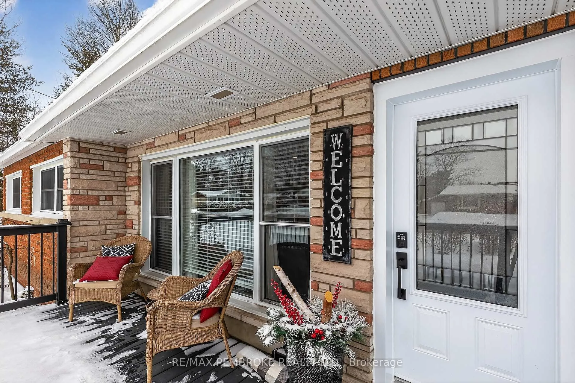 Photo 2 of 167 Murphy Road, Petawawa — HOMEH