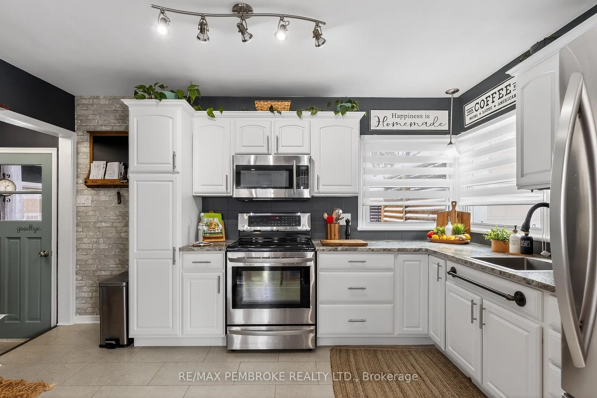 Photo 5 of 167 Murphy Road, Petawawa — HOMEH
