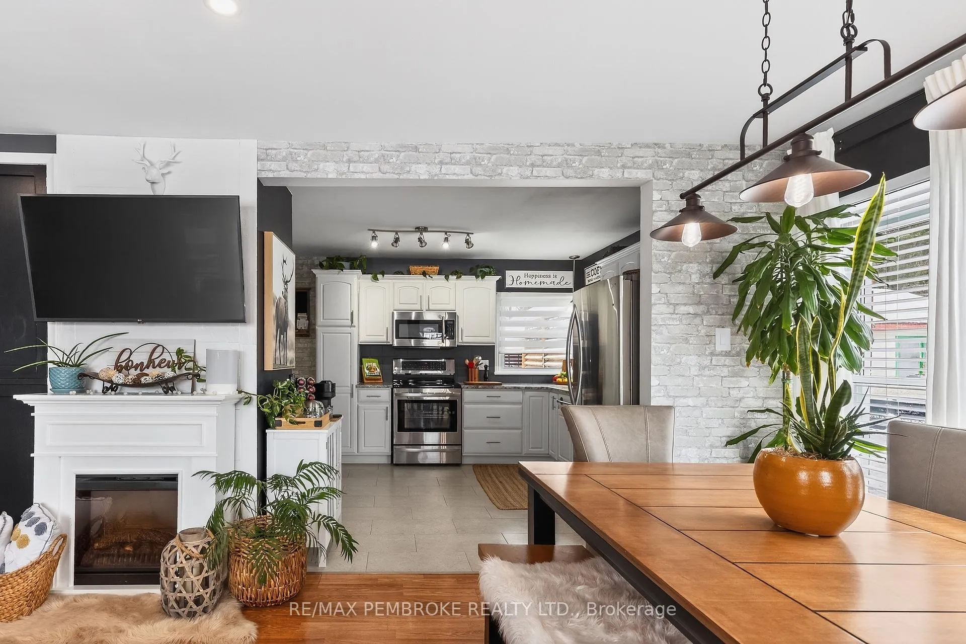 Photo 11 of 167 Murphy Road, Petawawa — HOMEH