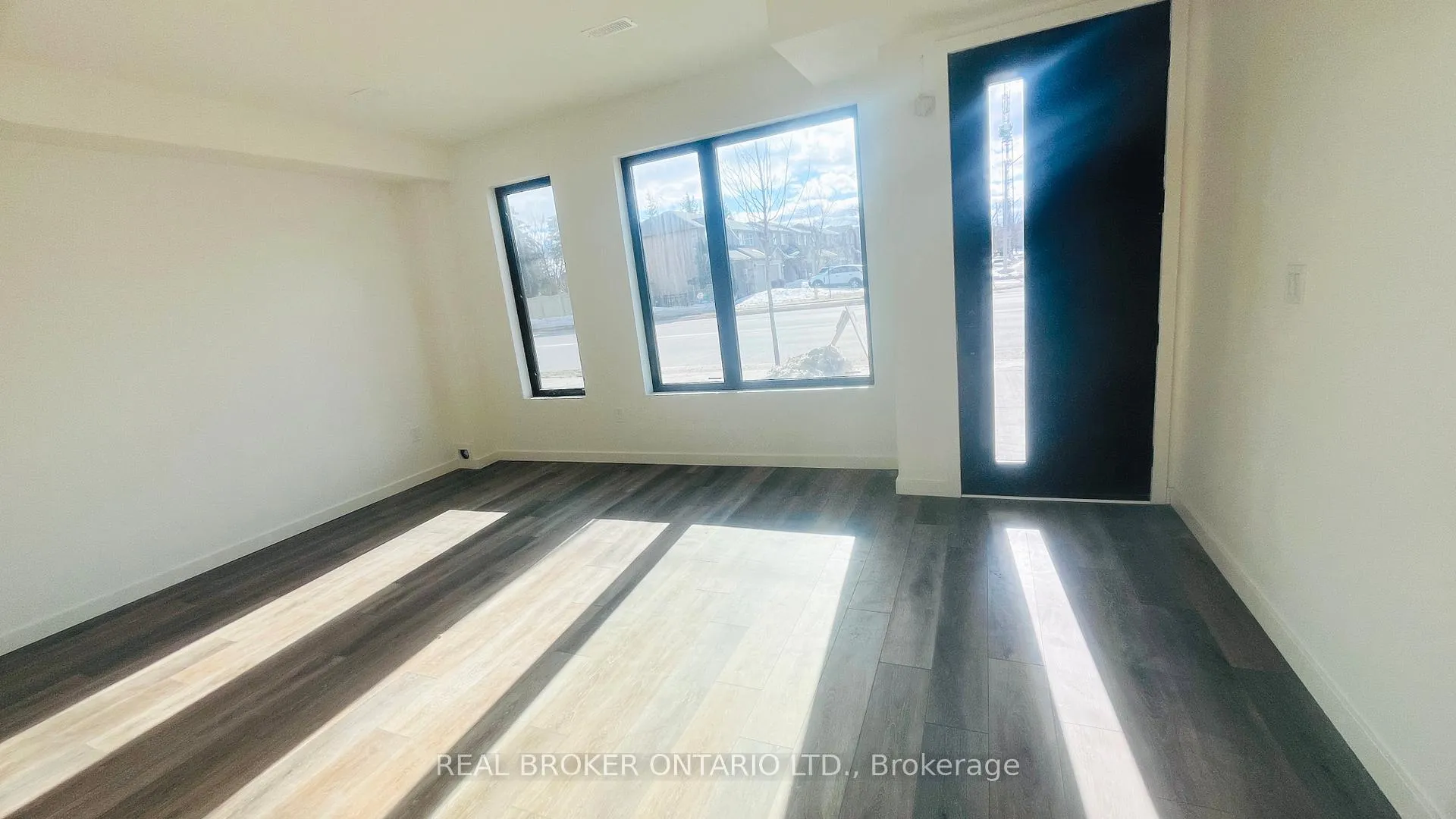 Photo 3 of Unit MAIN, 19 Rainwater Lane, Barrie, Holly — HOMEH