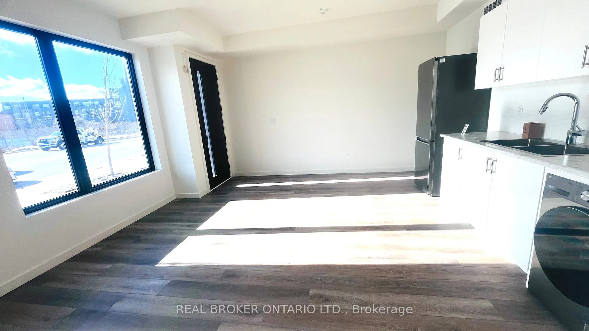 Photo 4 of Unit MAIN, 19 Rainwater Lane, Barrie, Holly — HOMEH