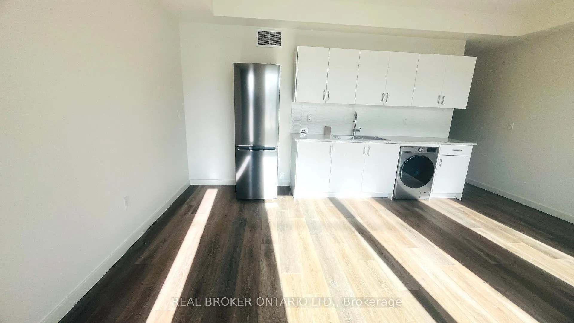 Photo 6 of Unit MAIN, 19 Rainwater Lane, Barrie, Holly — HOMEH