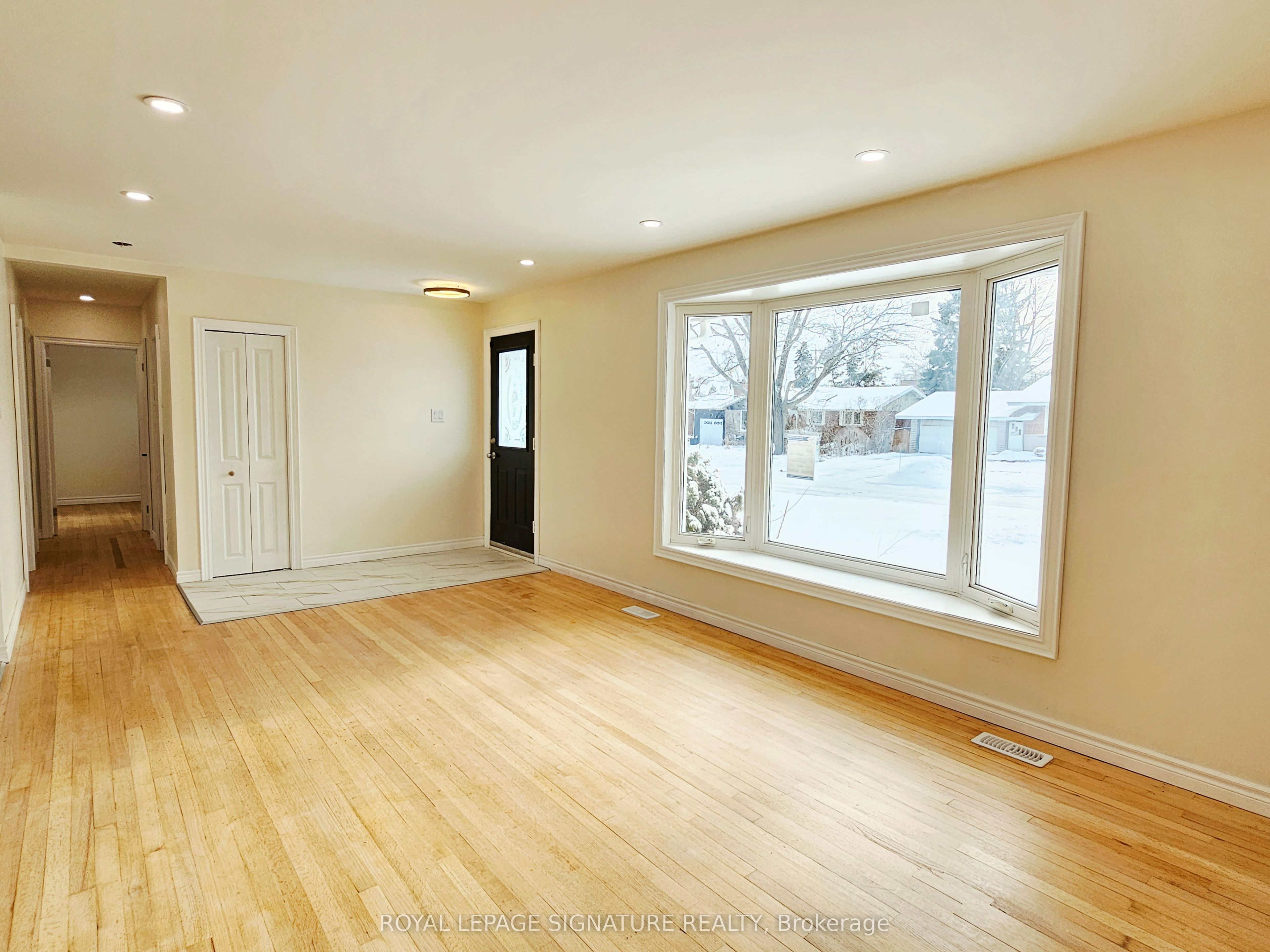 Photo 9 of Unit A, 38 Sherry Lane, Ottawa, Manordale — HOMEH