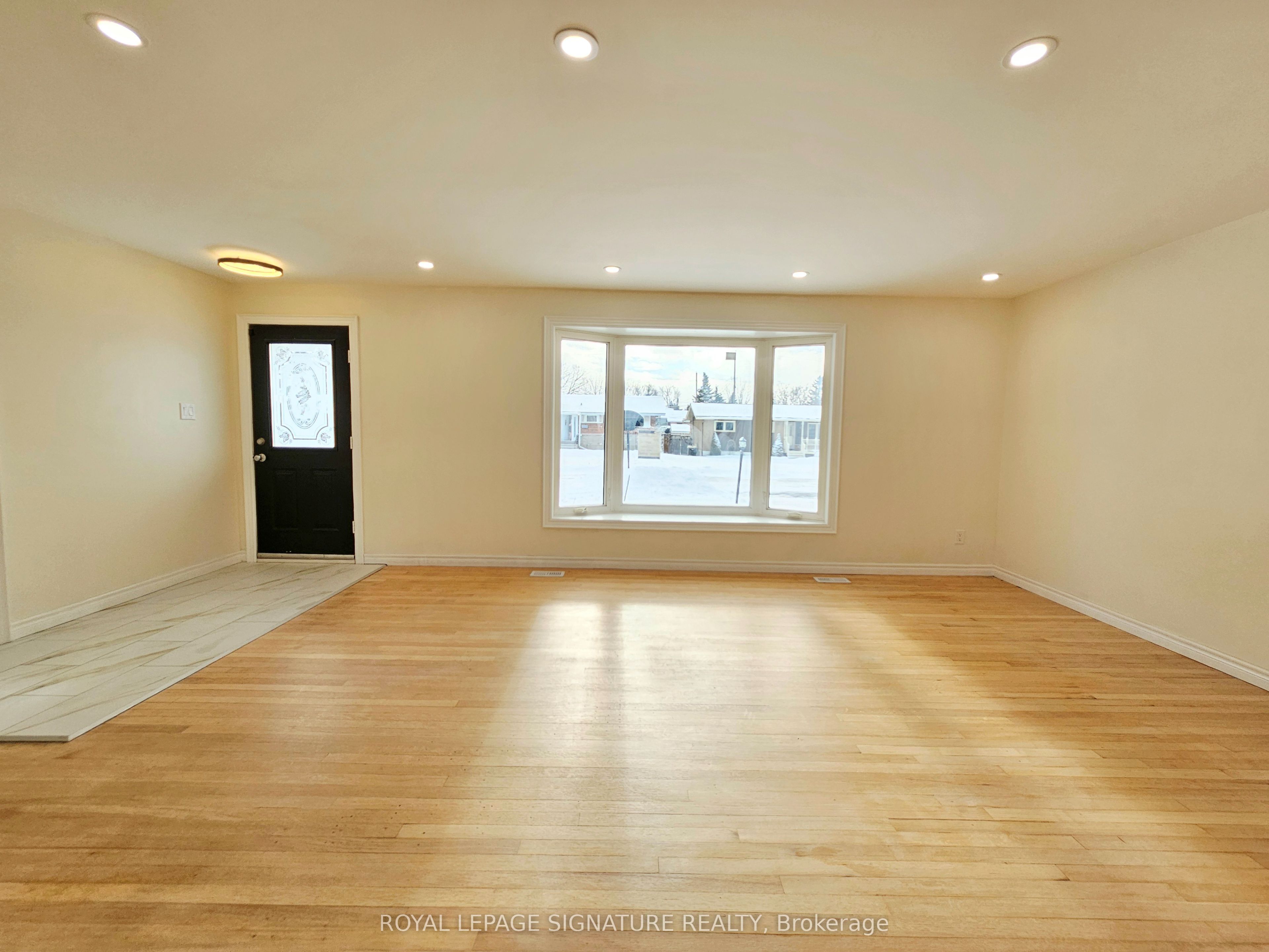 Photo 10 of Unit A, 38 Sherry Lane, Ottawa, Manordale — HOMEH