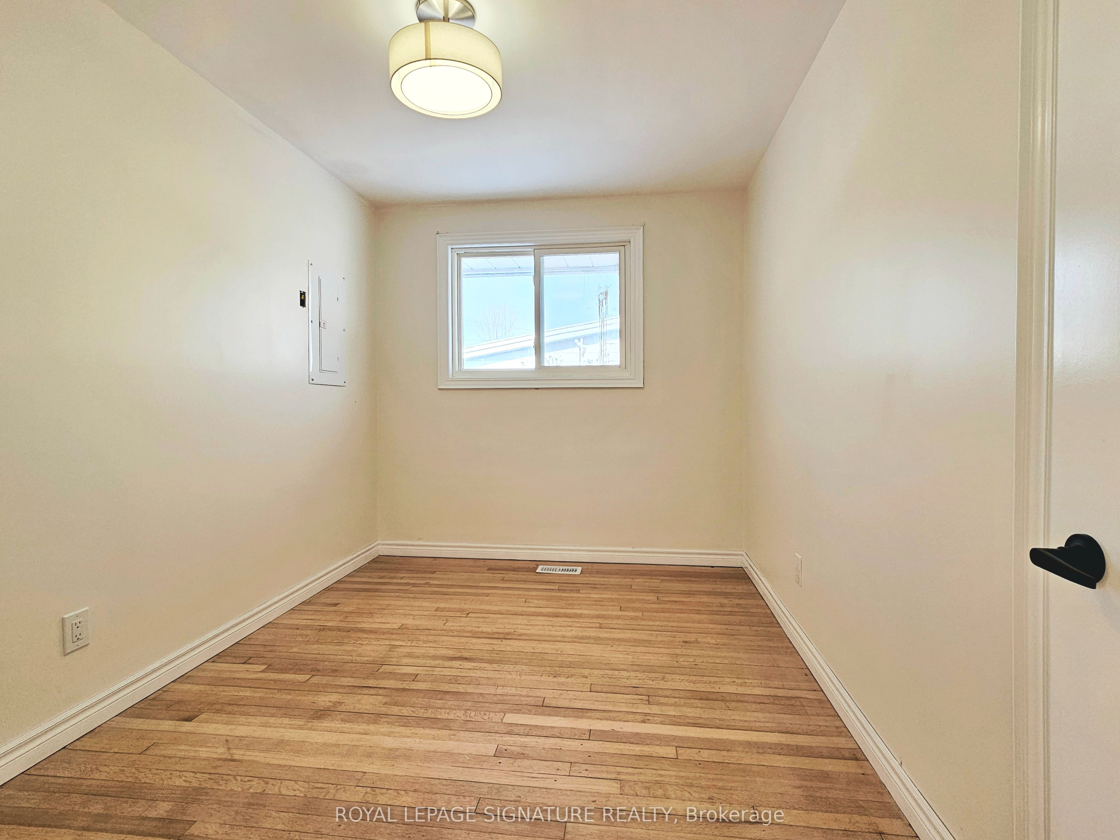 Photo 16 of Unit A, 38 Sherry Lane, Ottawa, Manordale — HOMEH