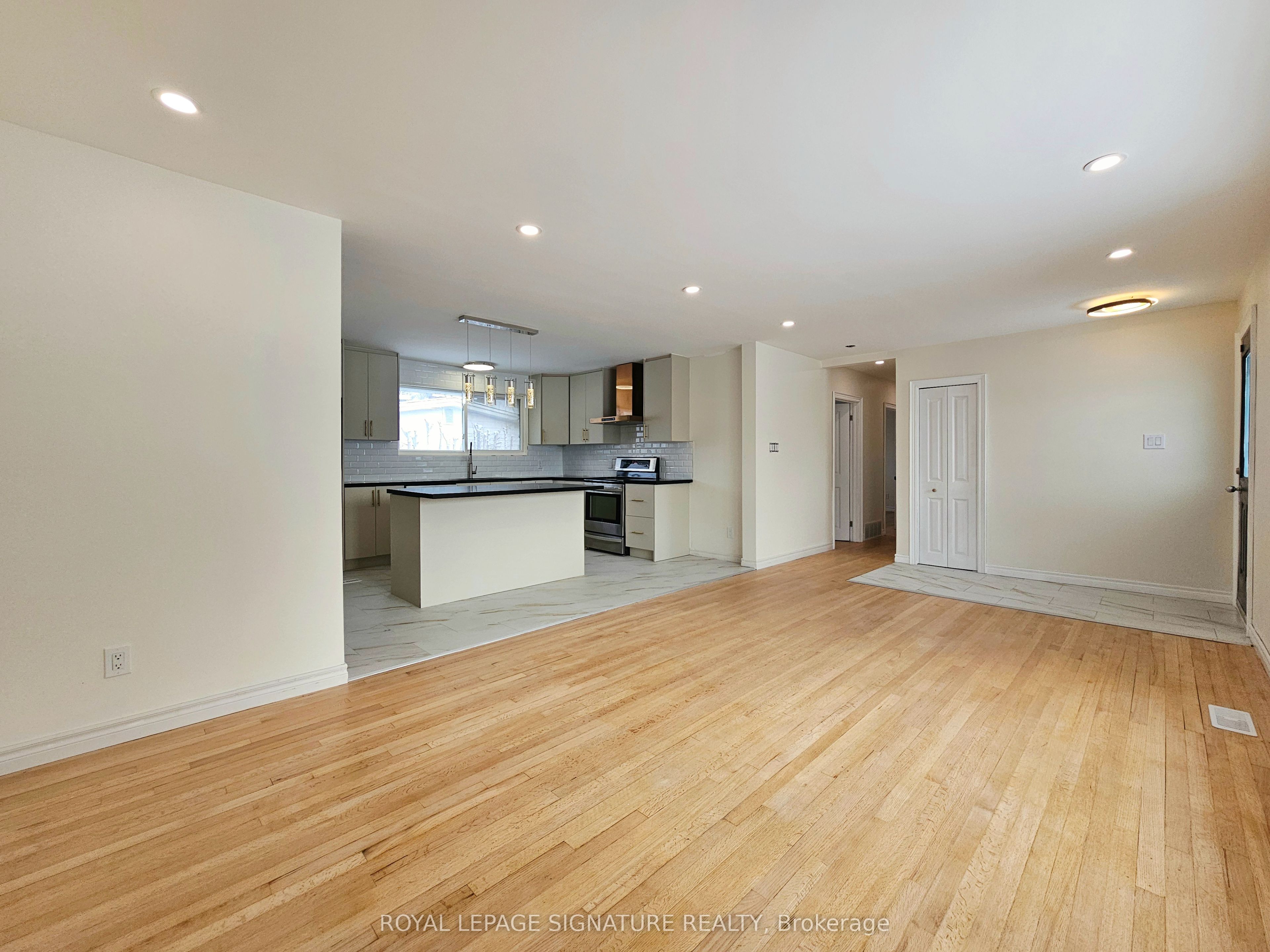 Photo 6 of Unit A, 38 Sherry Lane, Ottawa, Manordale — HOMEH