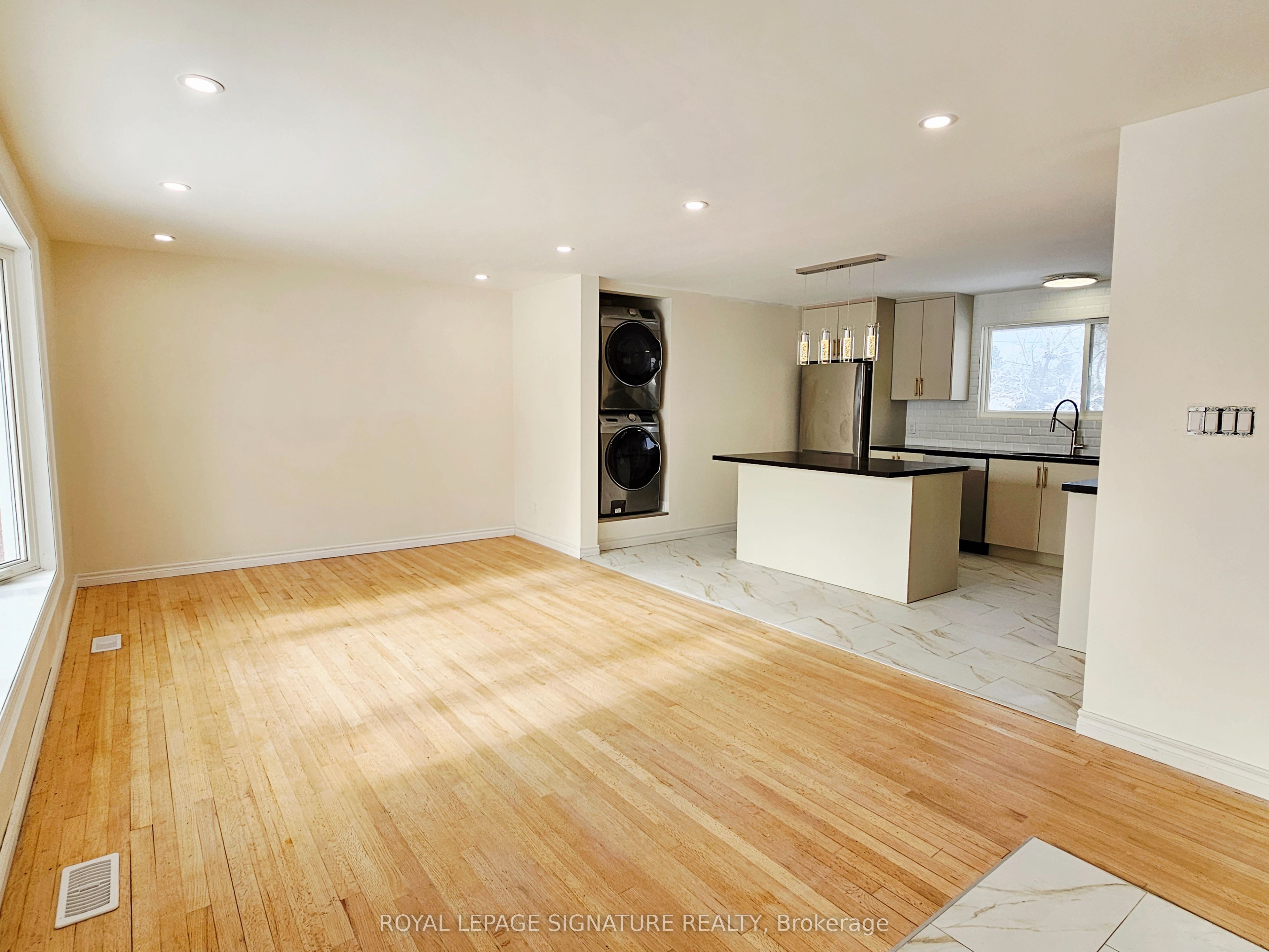 Photo 7 of Unit A, 38 Sherry Lane, Ottawa, Manordale — HOMEH