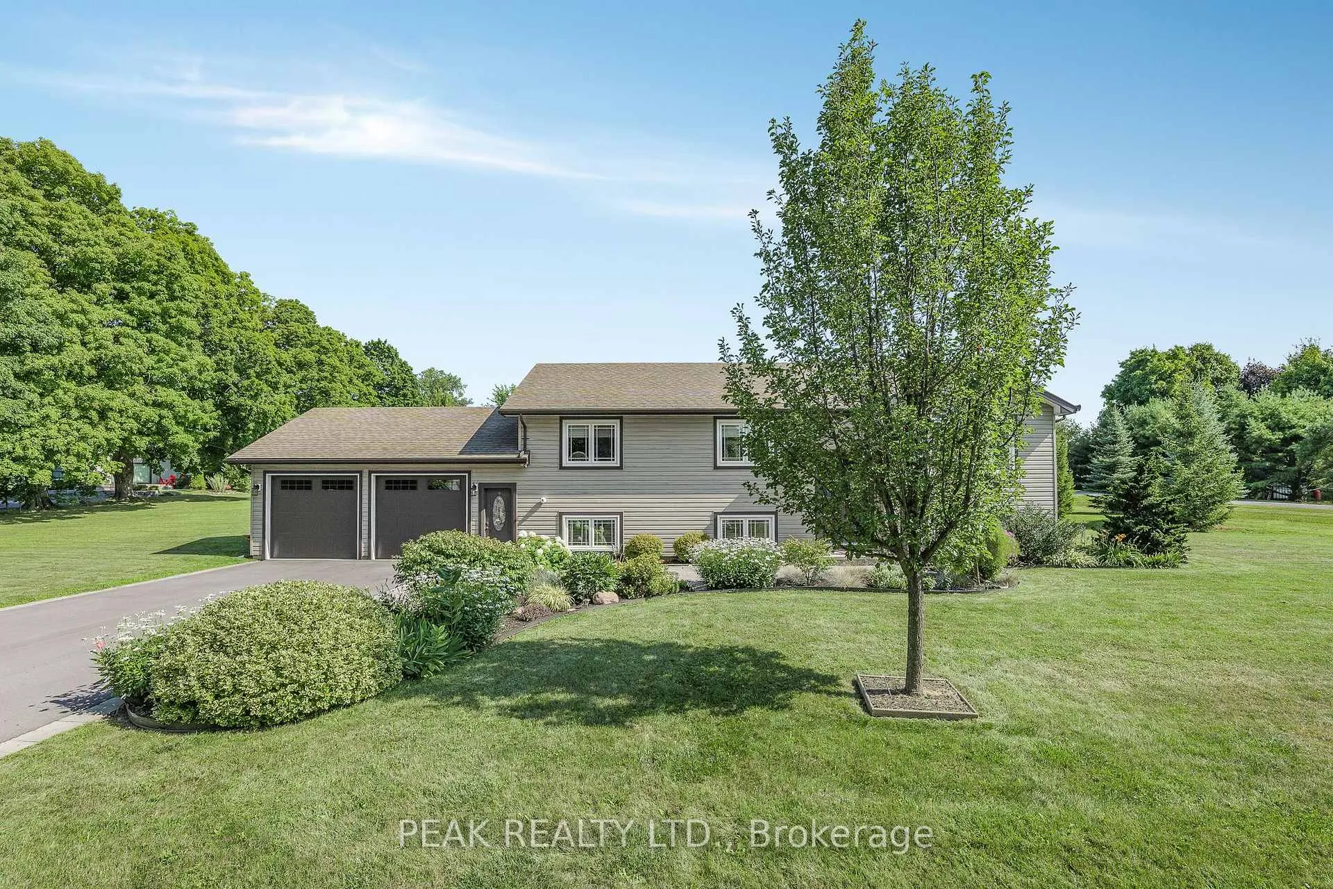 Photo 5 of 116 Prinyers Cove Crescent, Prince Edward County, North Marysburg Ward — HOMEH