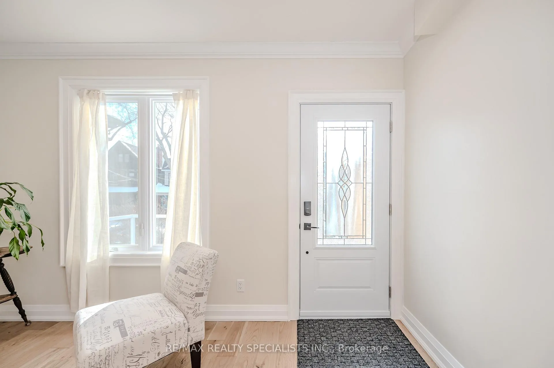 Photo 3 of 262 Withrow Avenue, Toronto, North Riverdale — HOMEH