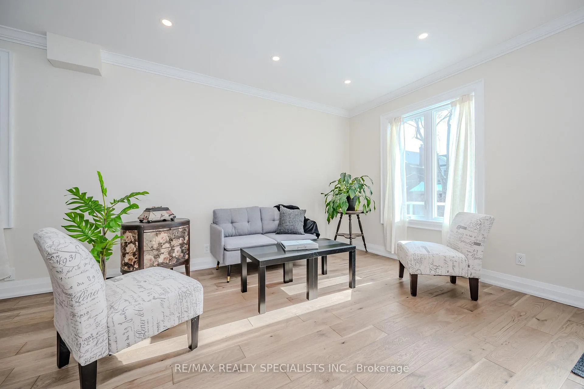 Photo 5 of 262 Withrow Avenue, Toronto, North Riverdale — HOMEH