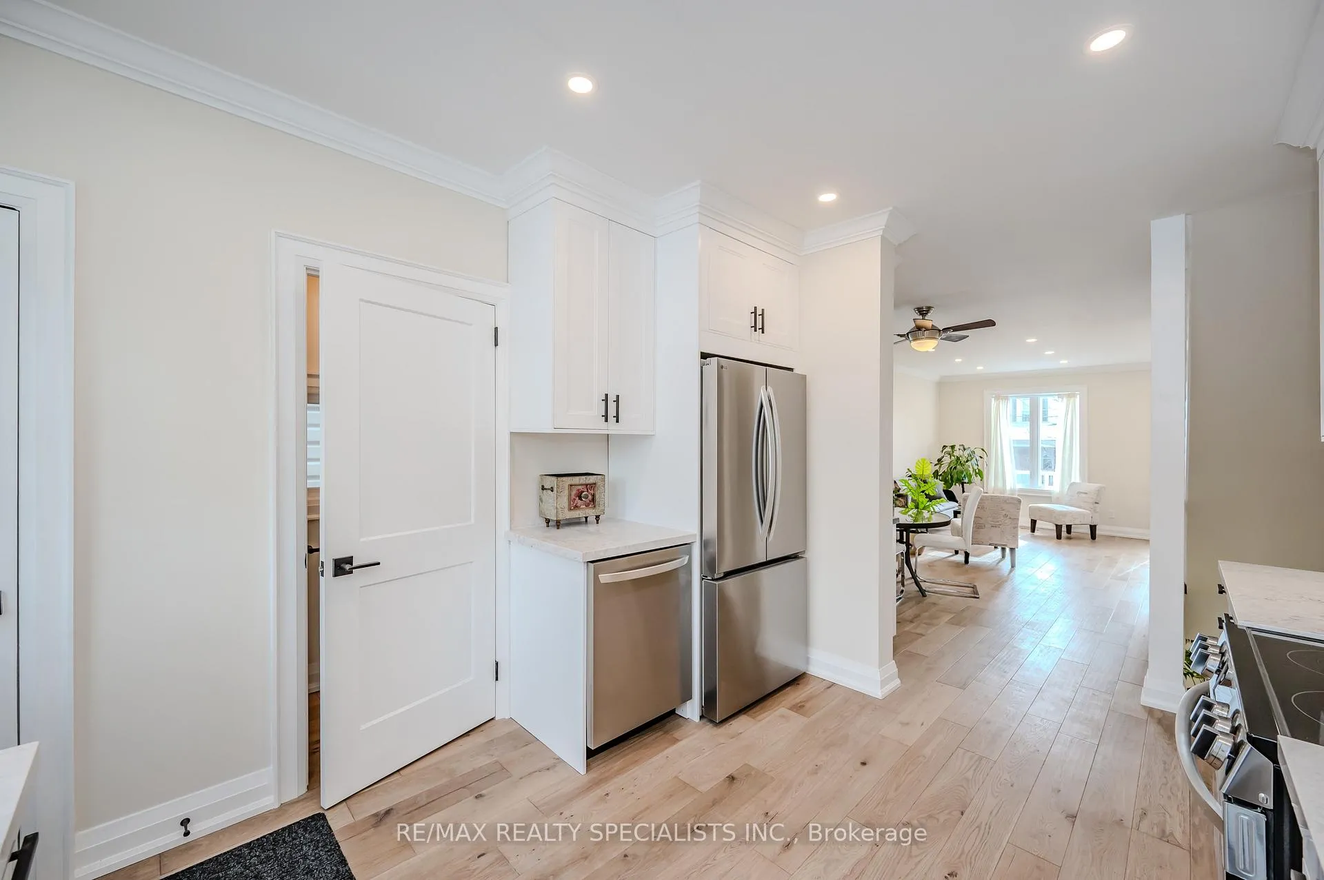 Photo 11 of 262 Withrow Avenue, Toronto, North Riverdale — HOMEH