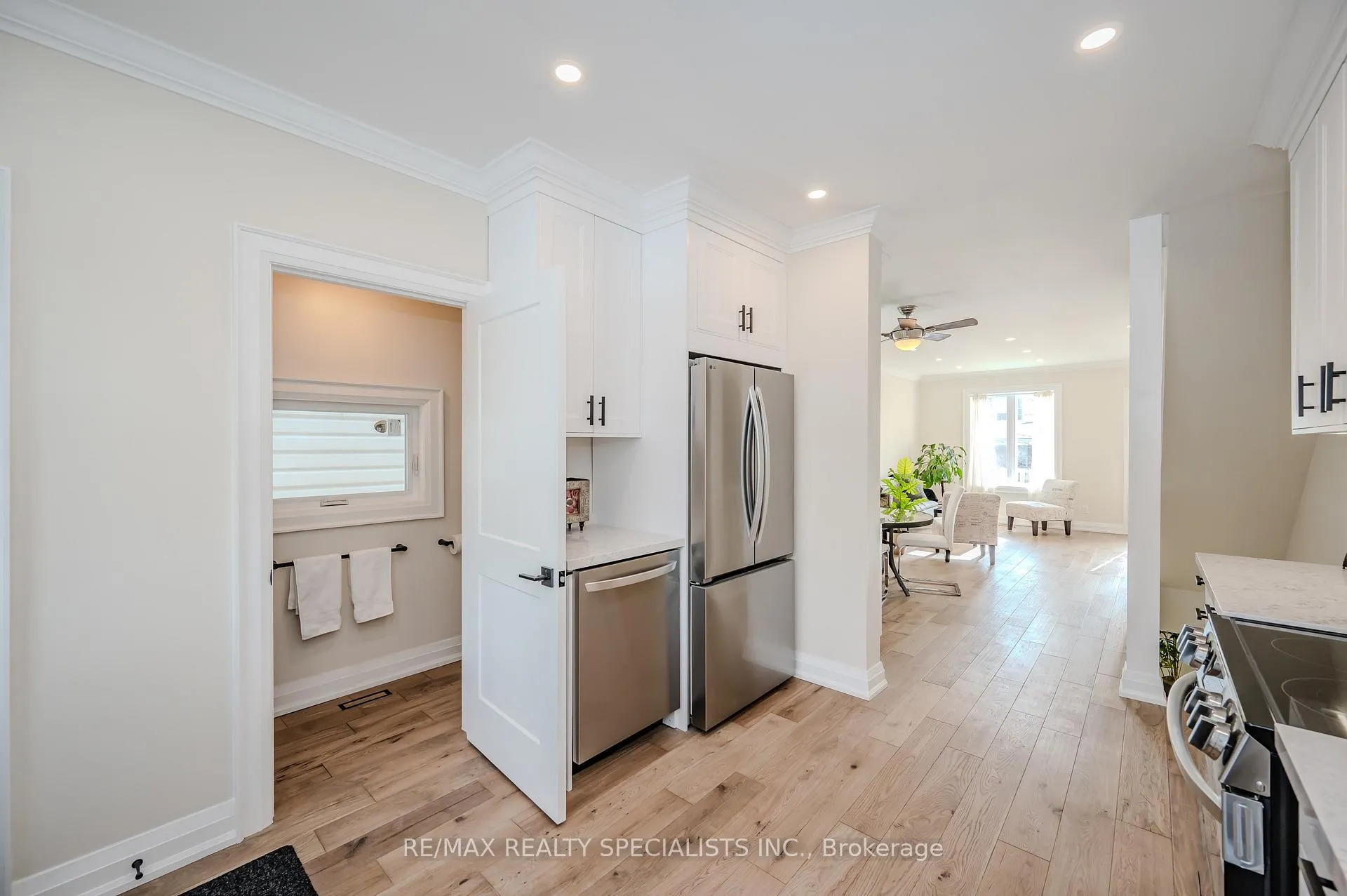Photo 12 of 262 Withrow Avenue, Toronto, North Riverdale — HOMEH