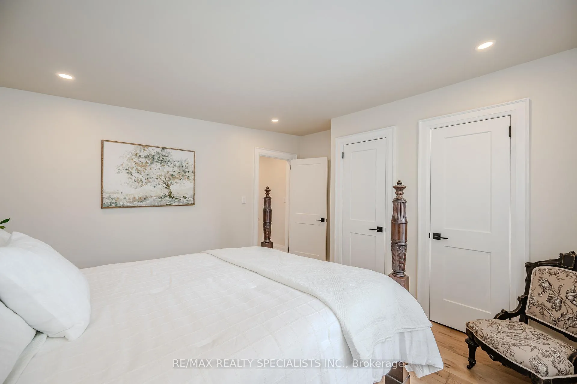 Photo 16 of 262 Withrow Avenue, Toronto, North Riverdale — HOMEH