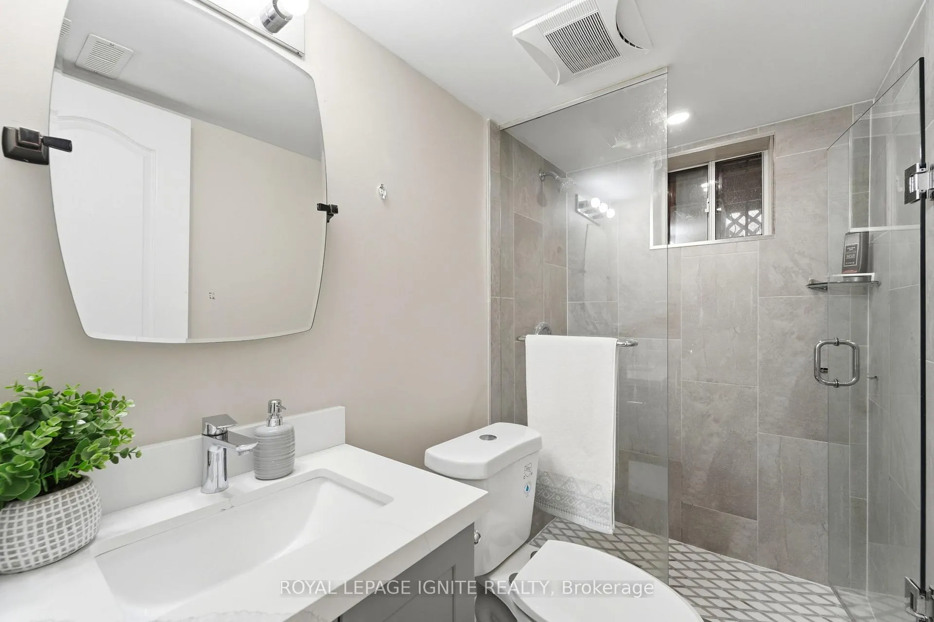 Photo 36 of 174 Darlingside Drive, Scarborough, West Hill — HOMEH