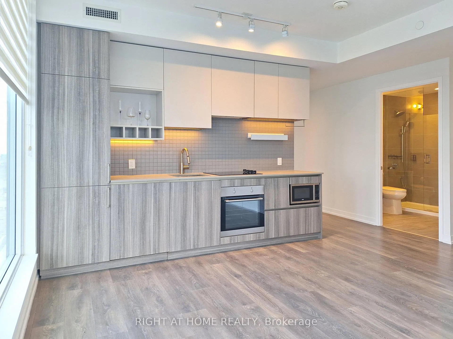 Photo 2 of Unit 2702, 5 Buttermill Avenue, Vaughan, Vaughan Corporate Centre — HOMEH