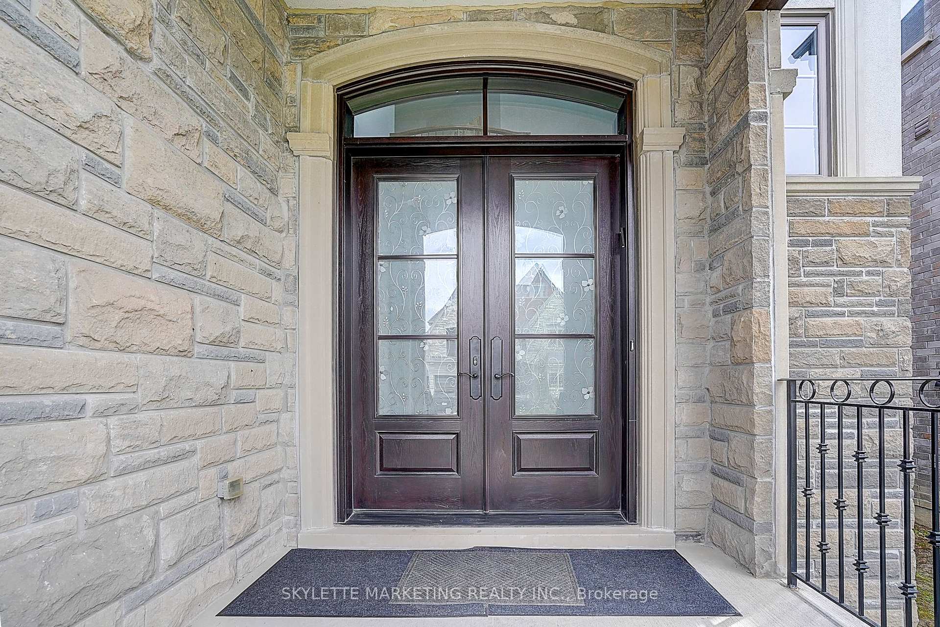 Photo 3 of 3 Lavender Valley Drive, King, King City — HOMEH