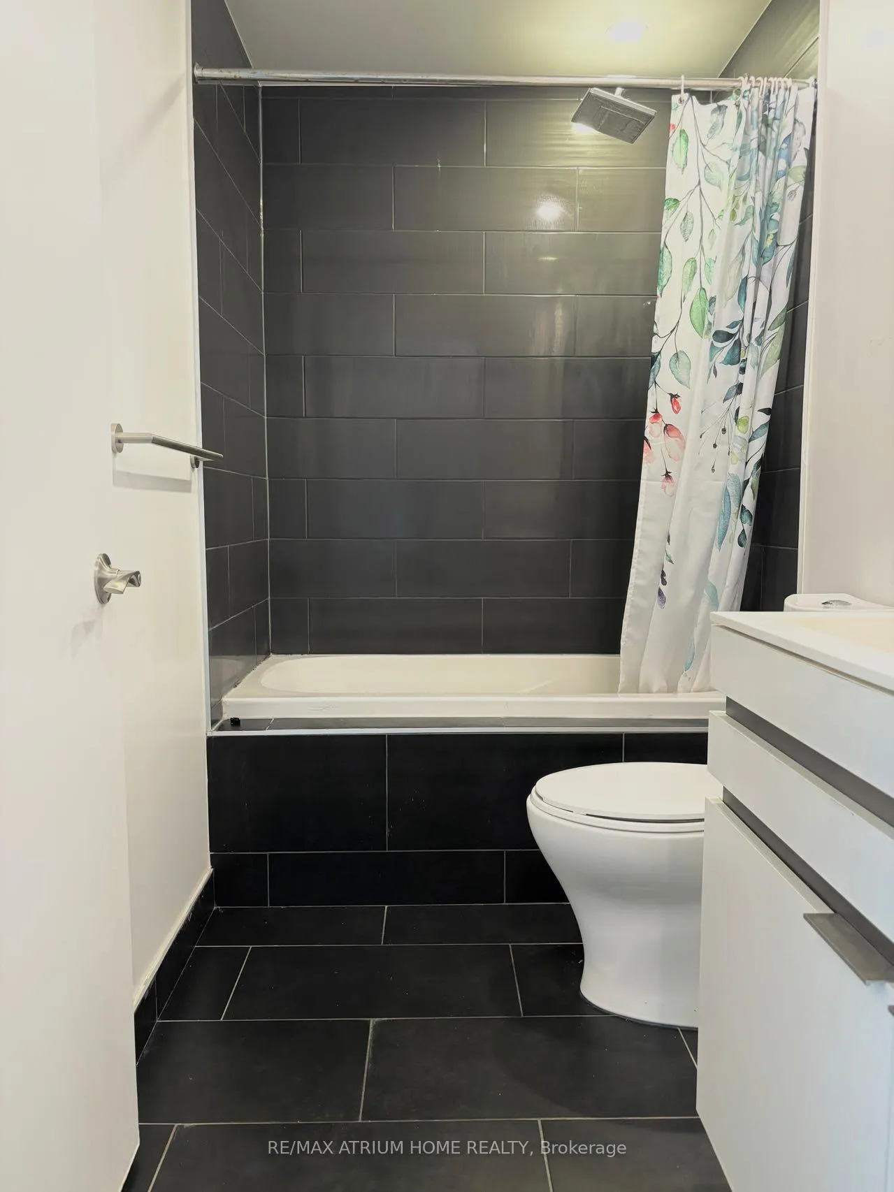 Photo 6 of Unit 4911, 197 Yonge Street, Toronto, Church-Yonge Corridor — HOMEH