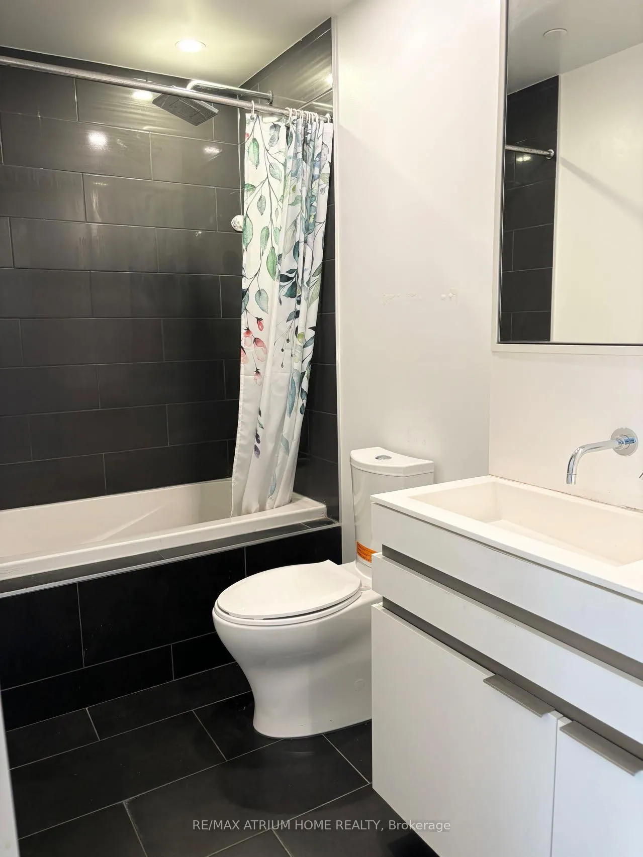 Photo 7 of Unit 4911, 197 Yonge Street, Toronto, Church-Yonge Corridor — HOMEH