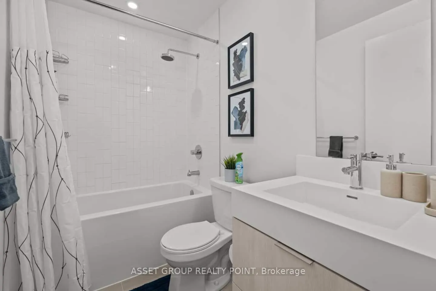 Photo 4 of Unit 2803, 130 River Street E, Toronto, Regent Park — HOMEH