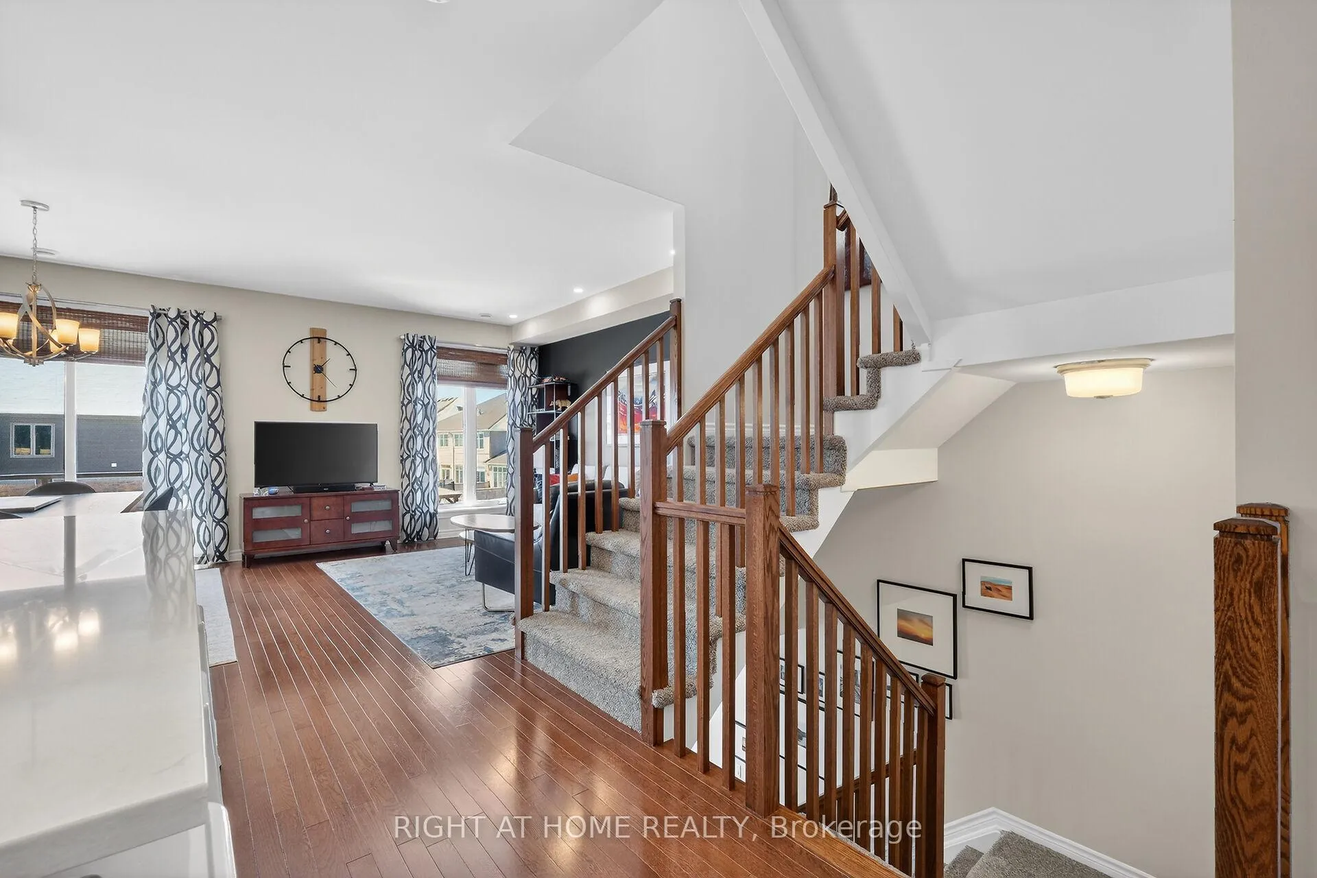 Photo 7 of 570 Labrador Crescent, Ottawa, Blossom Park/Kemp Park/Findlay Creek — HOMEH