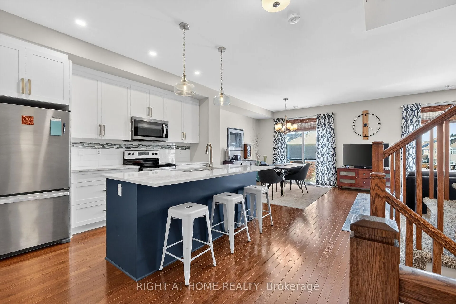 Photo 8 of 570 Labrador Crescent, Ottawa, Blossom Park/Kemp Park/Findlay Creek — HOMEH