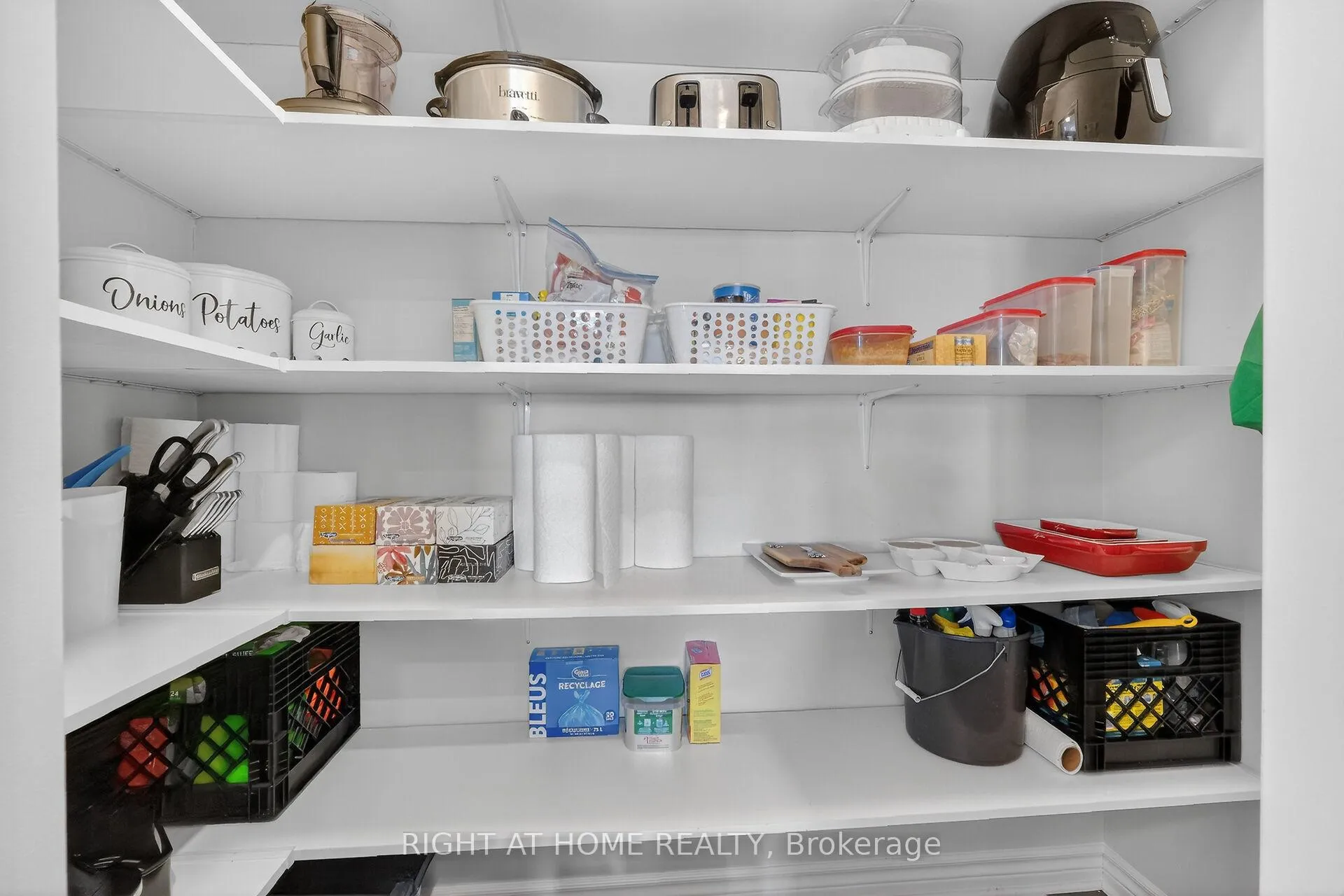 Photo 10 of 570 Labrador Crescent, Ottawa, Blossom Park/Kemp Park/Findlay Creek — HOMEH