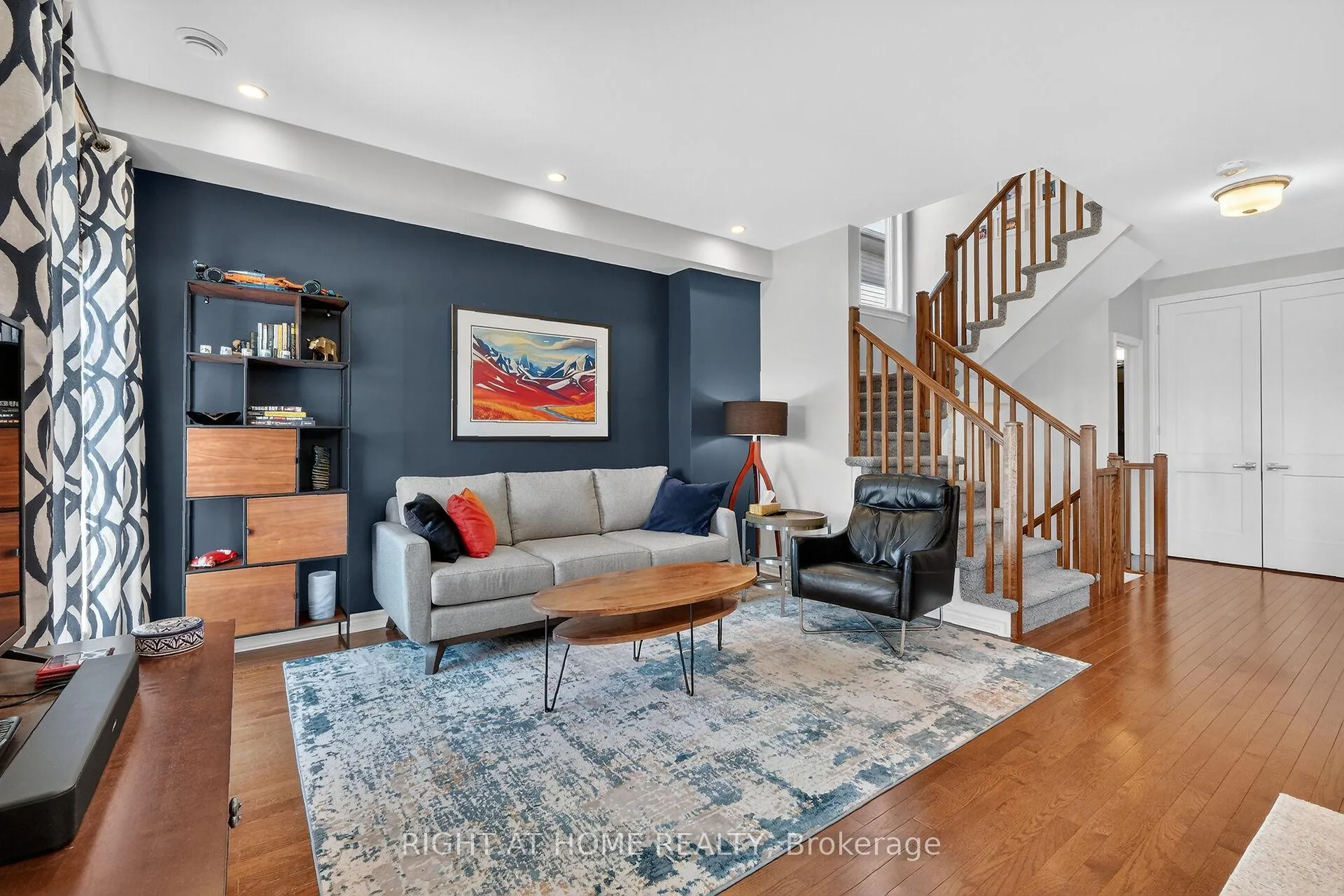 Photo 17 of 570 Labrador Crescent, Ottawa, Blossom Park/Kemp Park/Findlay Creek — HOMEH