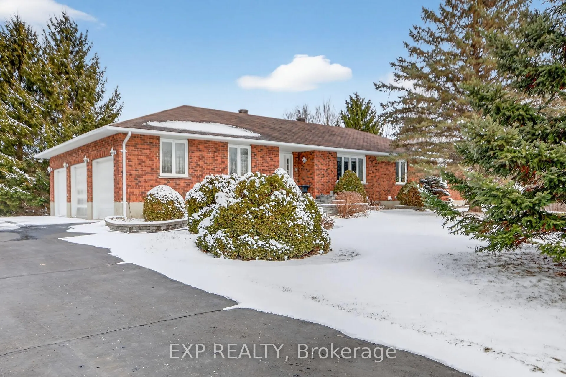 Photo 1 of 2673 Yorks Corners Road, Ottawa, Osgoode Twp (East) (Incl Kenmore) — HOMEH