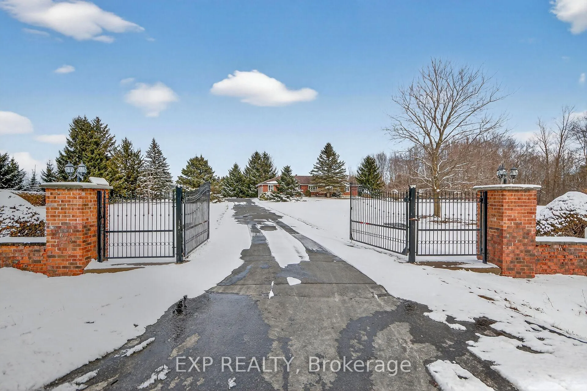 Photo 3 of 2673 Yorks Corners Road, Ottawa, Osgoode Twp (East) (Incl Kenmore) — HOMEH