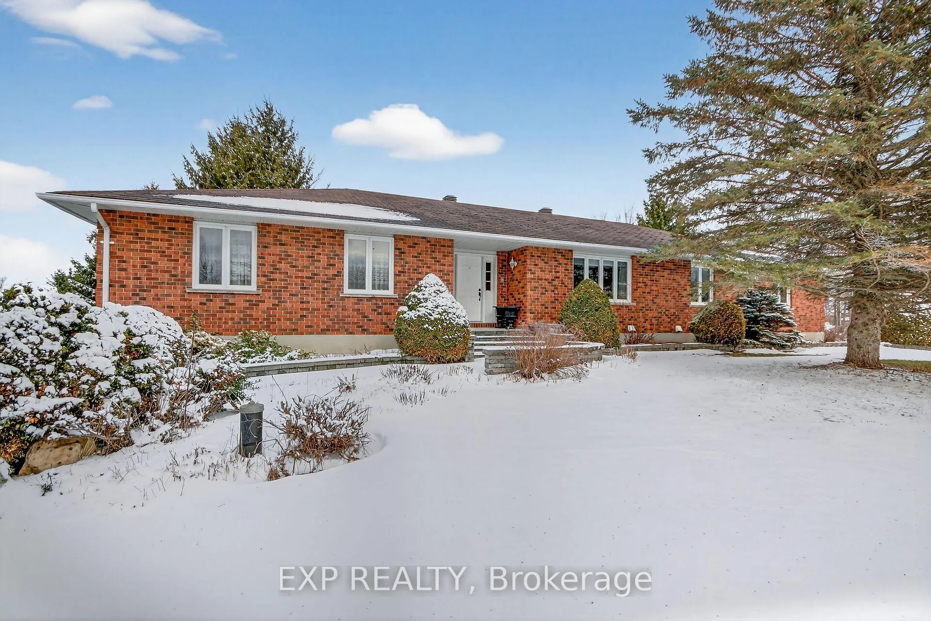 Photo 4 of 2673 Yorks Corners Road, Ottawa, Osgoode Twp (East) (Incl Kenmore) — HOMEH
