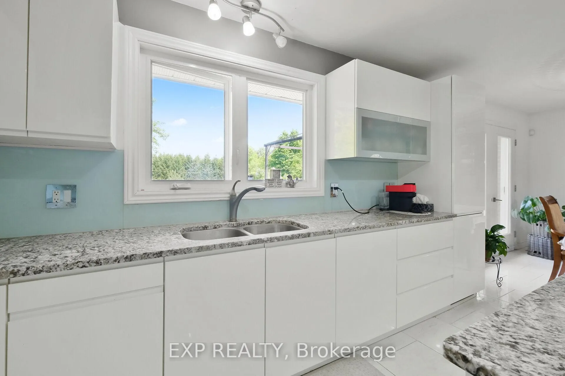 Photo 12 of 2673 Yorks Corners Road, Ottawa, Osgoode Twp (East) (Incl Kenmore) — HOMEH