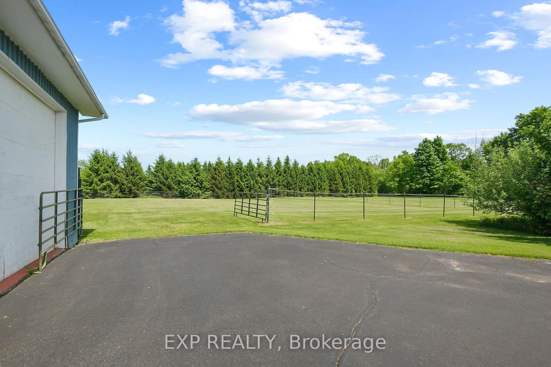 Photo 32 of 2673 Yorks Corners Road, Ottawa, Osgoode Twp (East) (Incl Kenmore) — HOMEH