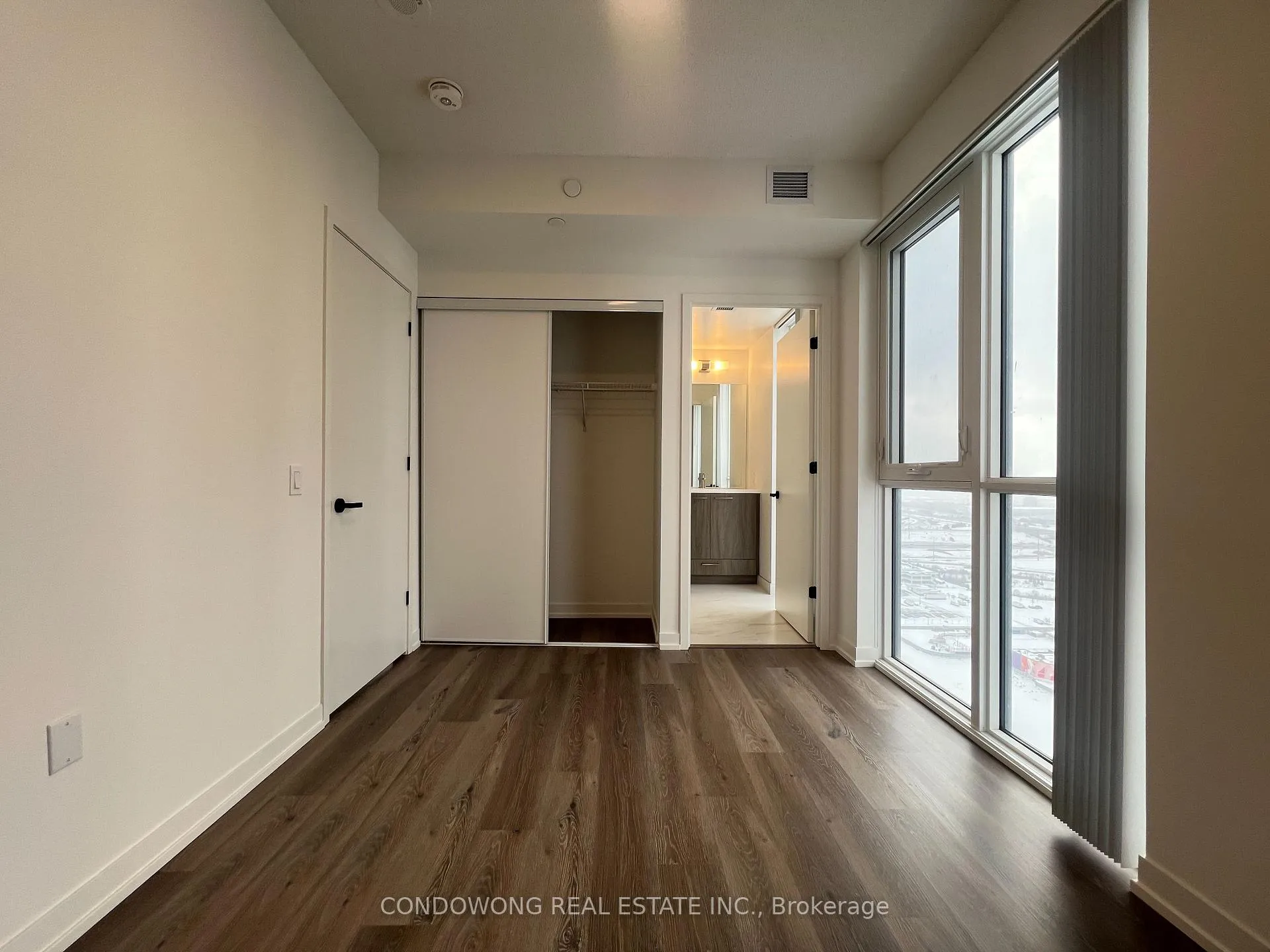 Photo 6 of Unit 3712, 28 Interchange Way, Vaughan, Vaughan Corporate Centre — HOMEH