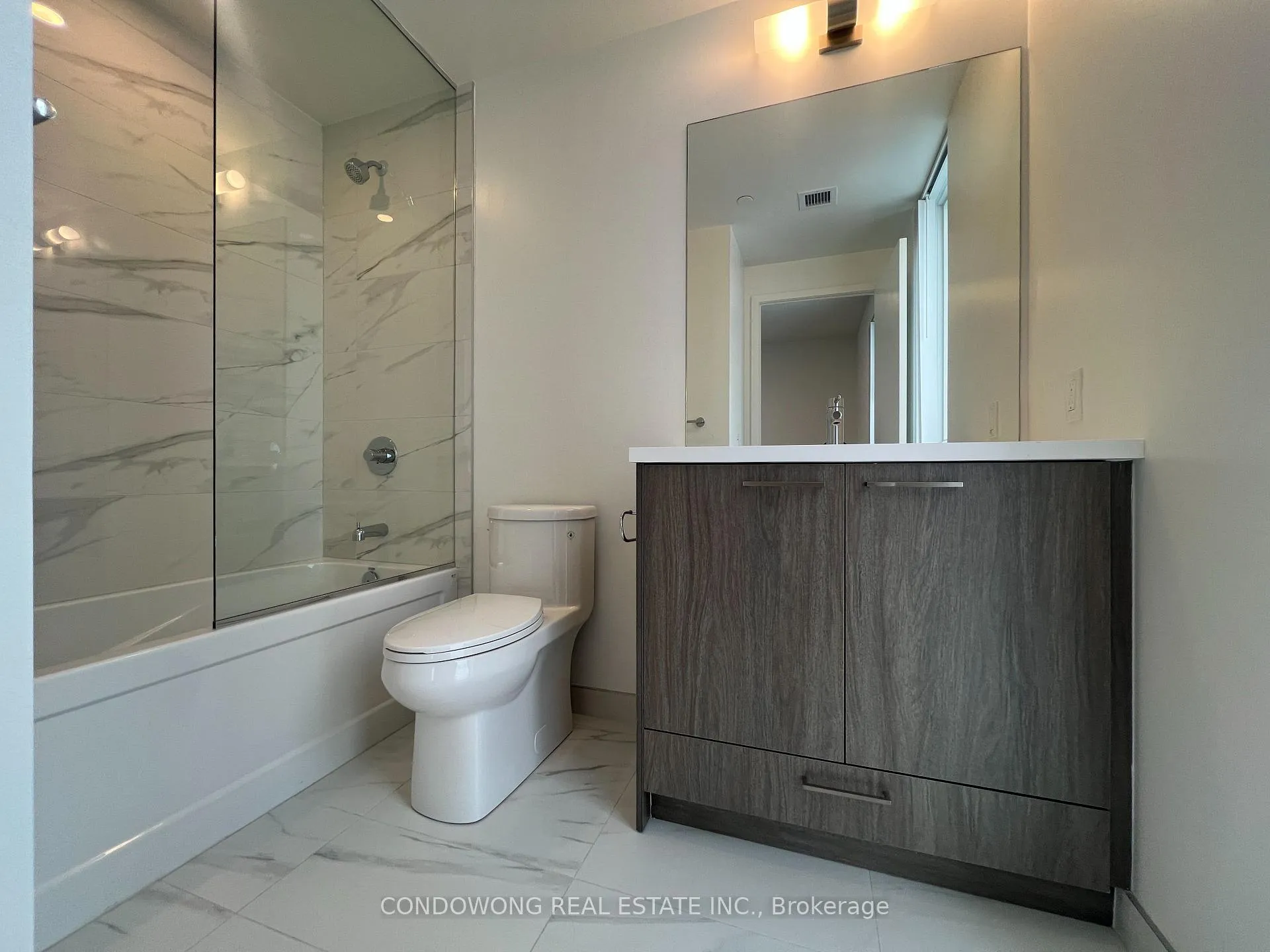 Photo 7 of Unit 3712, 28 Interchange Way, Vaughan, Vaughan Corporate Centre — HOMEH