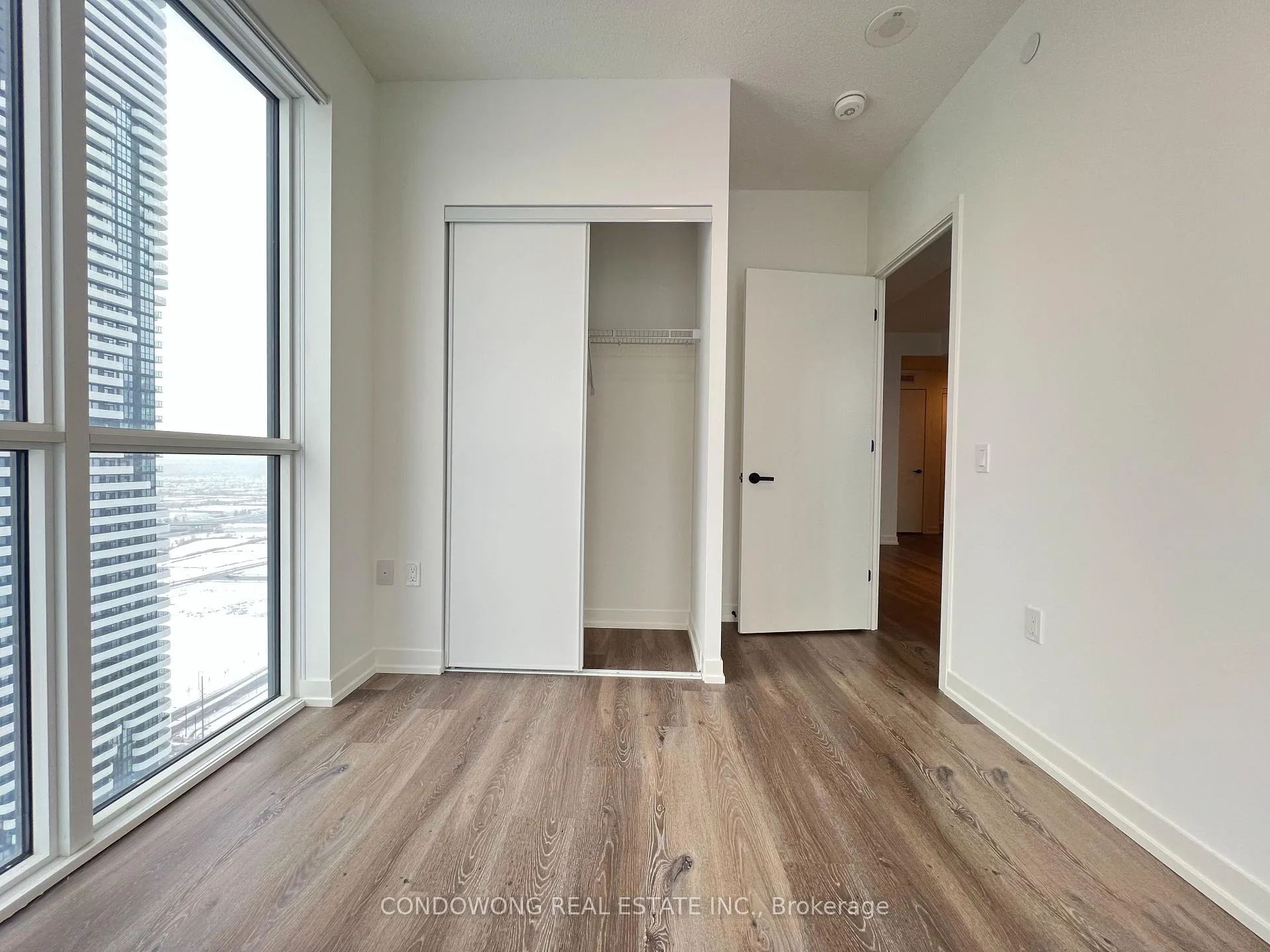 Photo 9 of Unit 3712, 28 Interchange Way, Vaughan, Vaughan Corporate Centre — HOMEH