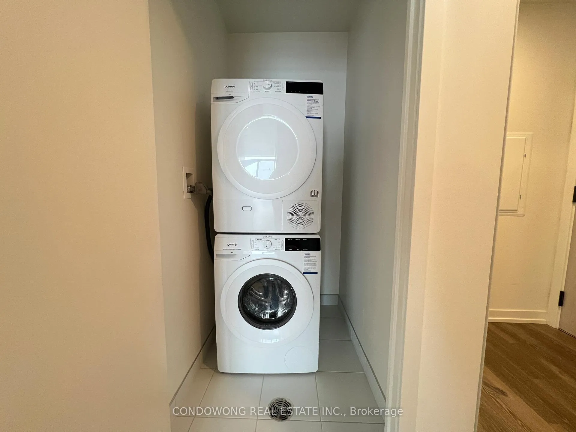 Photo 10 of Unit 3712, 28 Interchange Way, Vaughan, Vaughan Corporate Centre — HOMEH