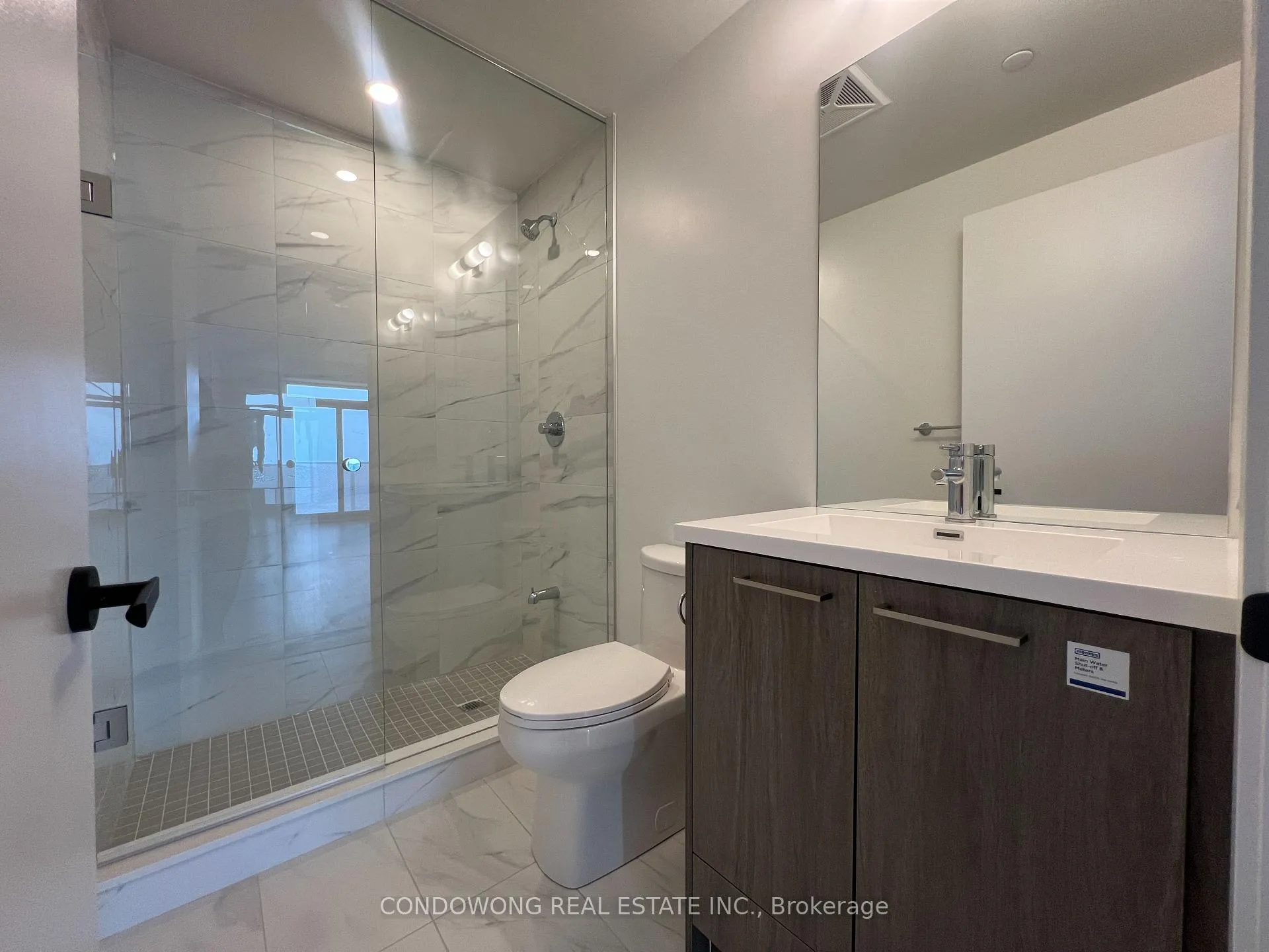 Photo 11 of Unit 3712, 28 Interchange Way, Vaughan, Vaughan Corporate Centre — HOMEH