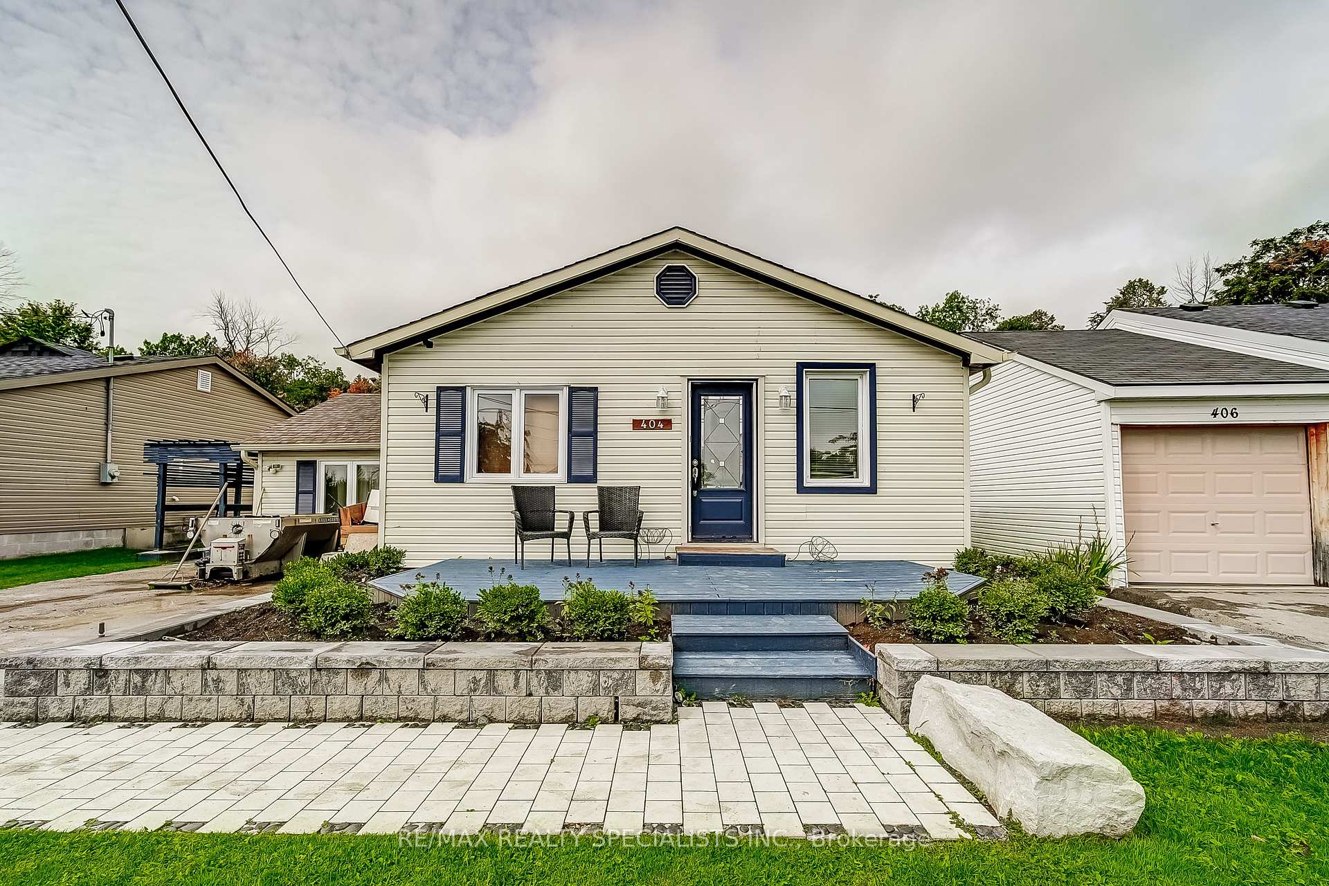 Photo 2 of 404 Limerick Street, Innisfil, Rural Innisfil — HOMEH