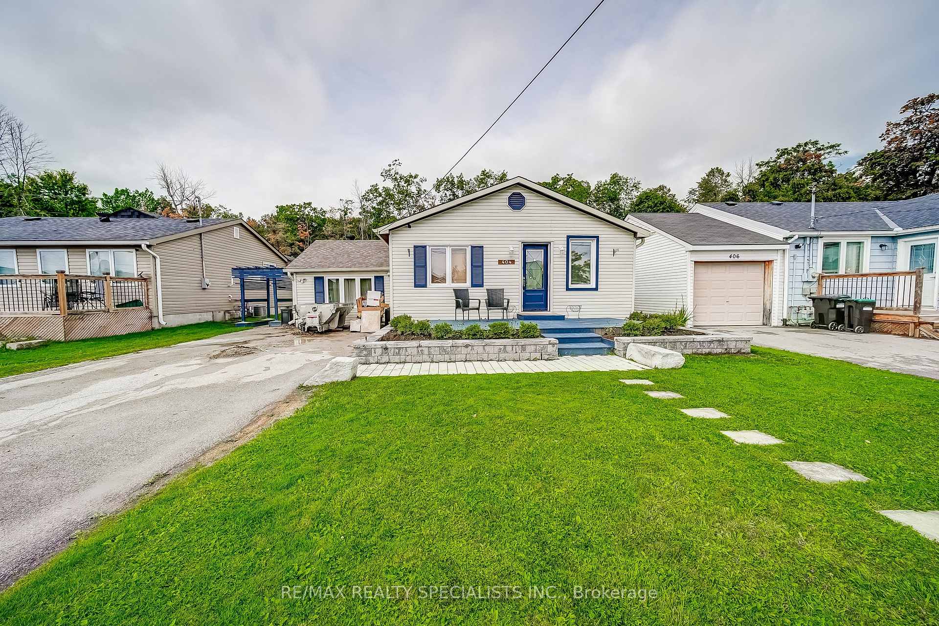 Photo 4 of 404 Limerick Street, Innisfil, Rural Innisfil — HOMEH