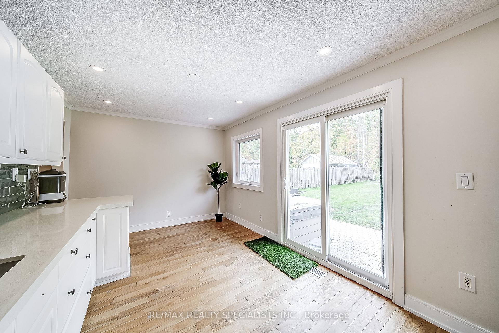 Photo 21 of 404 Limerick Street, Innisfil, Rural Innisfil — HOMEH