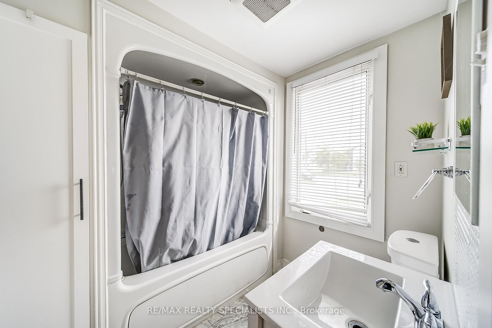 Photo 29 of 404 Limerick Street, Innisfil, Rural Innisfil — HOMEH