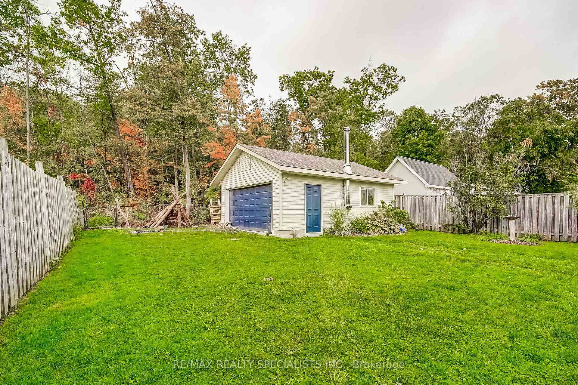 Photo 35 of 404 Limerick Street, Innisfil, Rural Innisfil — HOMEH