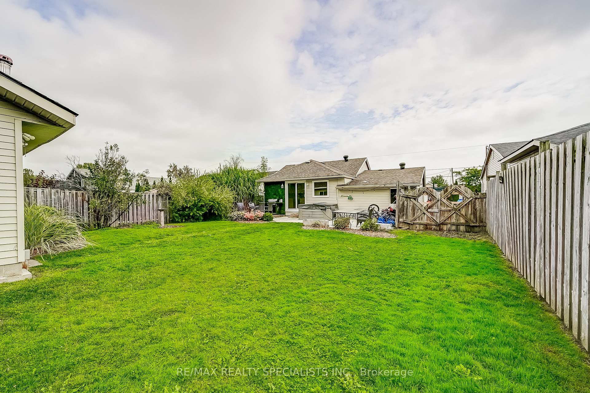Photo 37 of 404 Limerick Street, Innisfil, Rural Innisfil — HOMEH