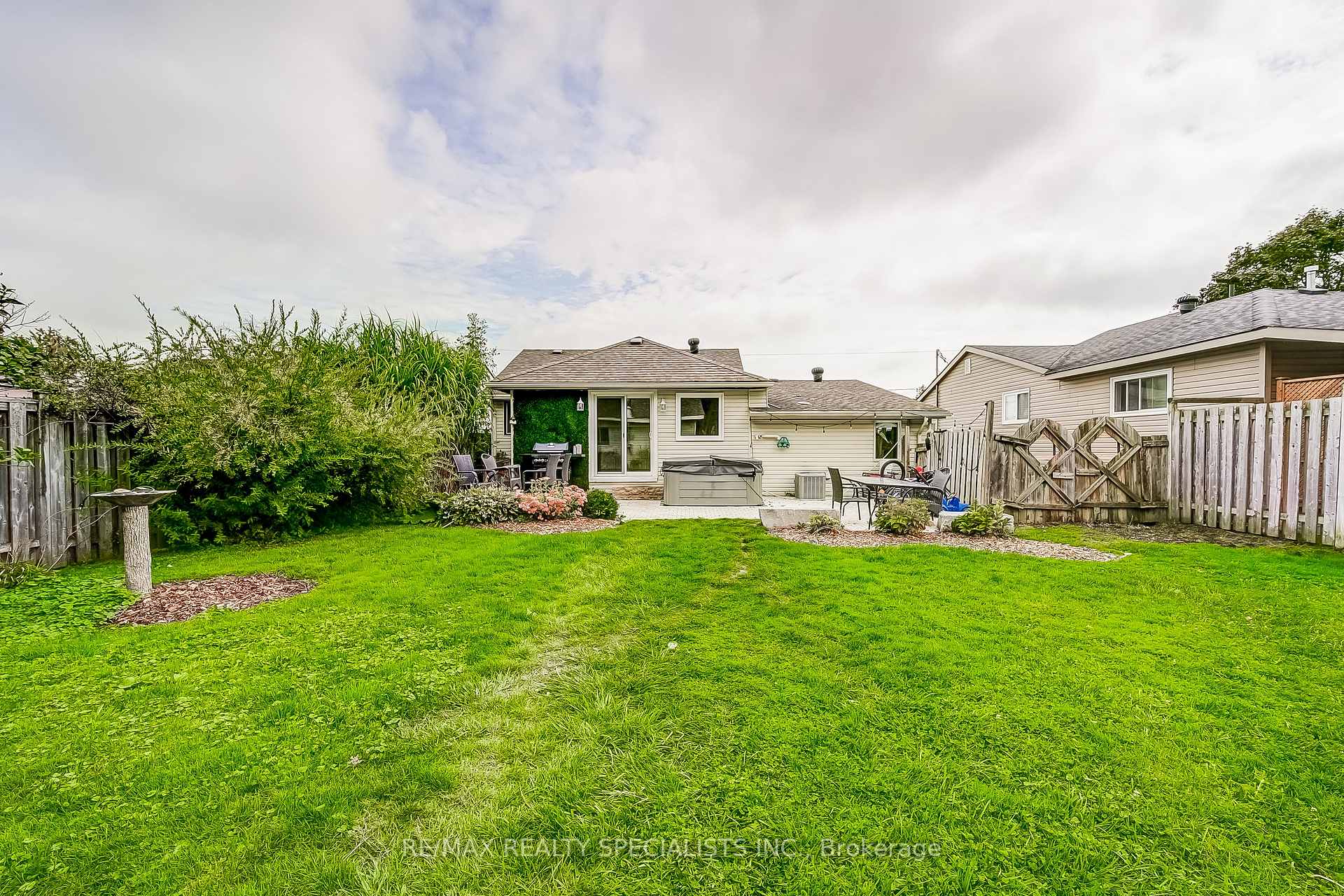 Photo 38 of 404 Limerick Street, Innisfil, Rural Innisfil — HOMEH