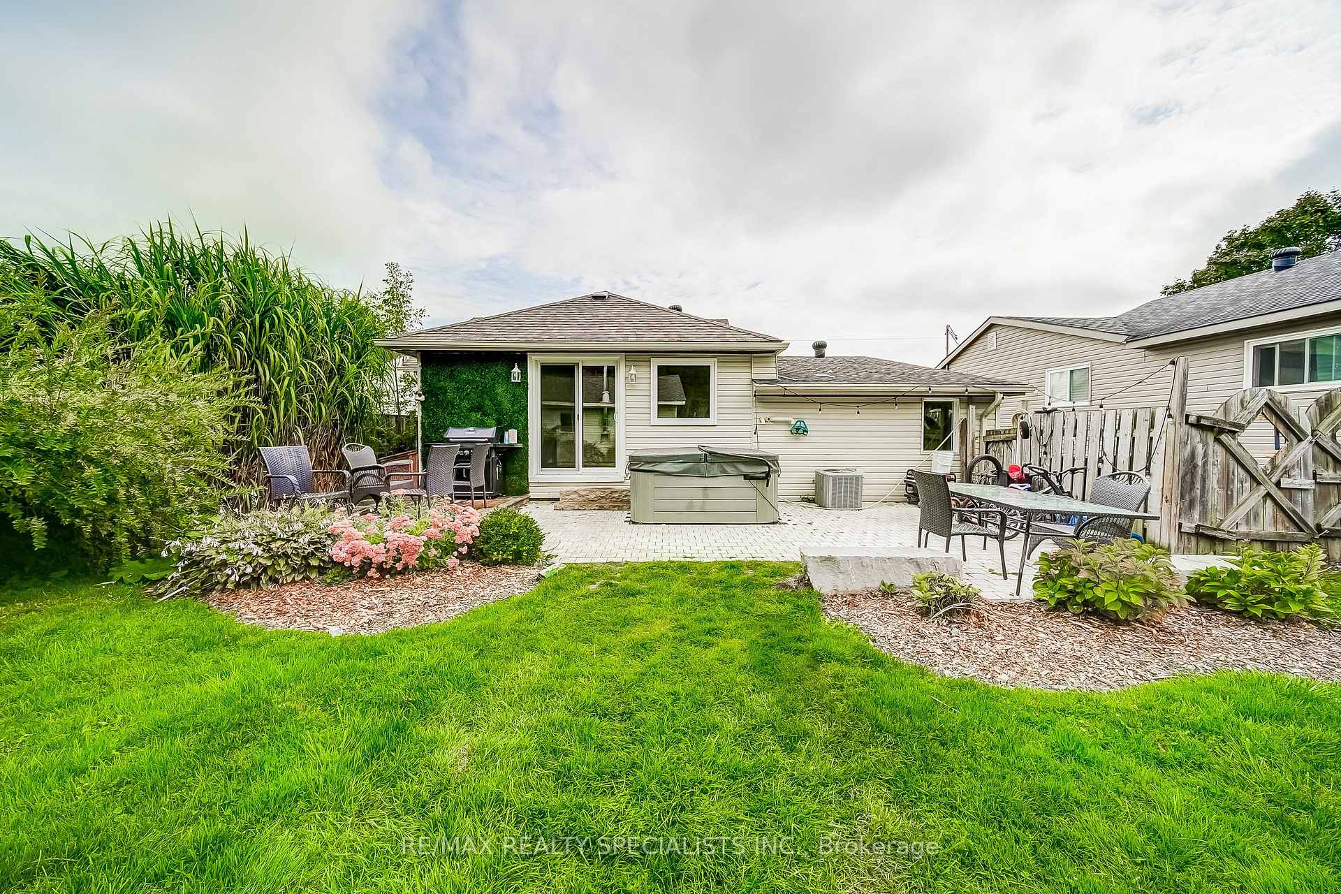 Photo 39 of 404 Limerick Street, Innisfil, Rural Innisfil — HOMEH